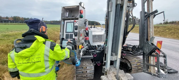 Nora Consulting Engineers i fält och på kontoret