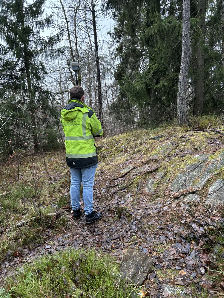 Nora Consulting Engineers i fält och på kontoret