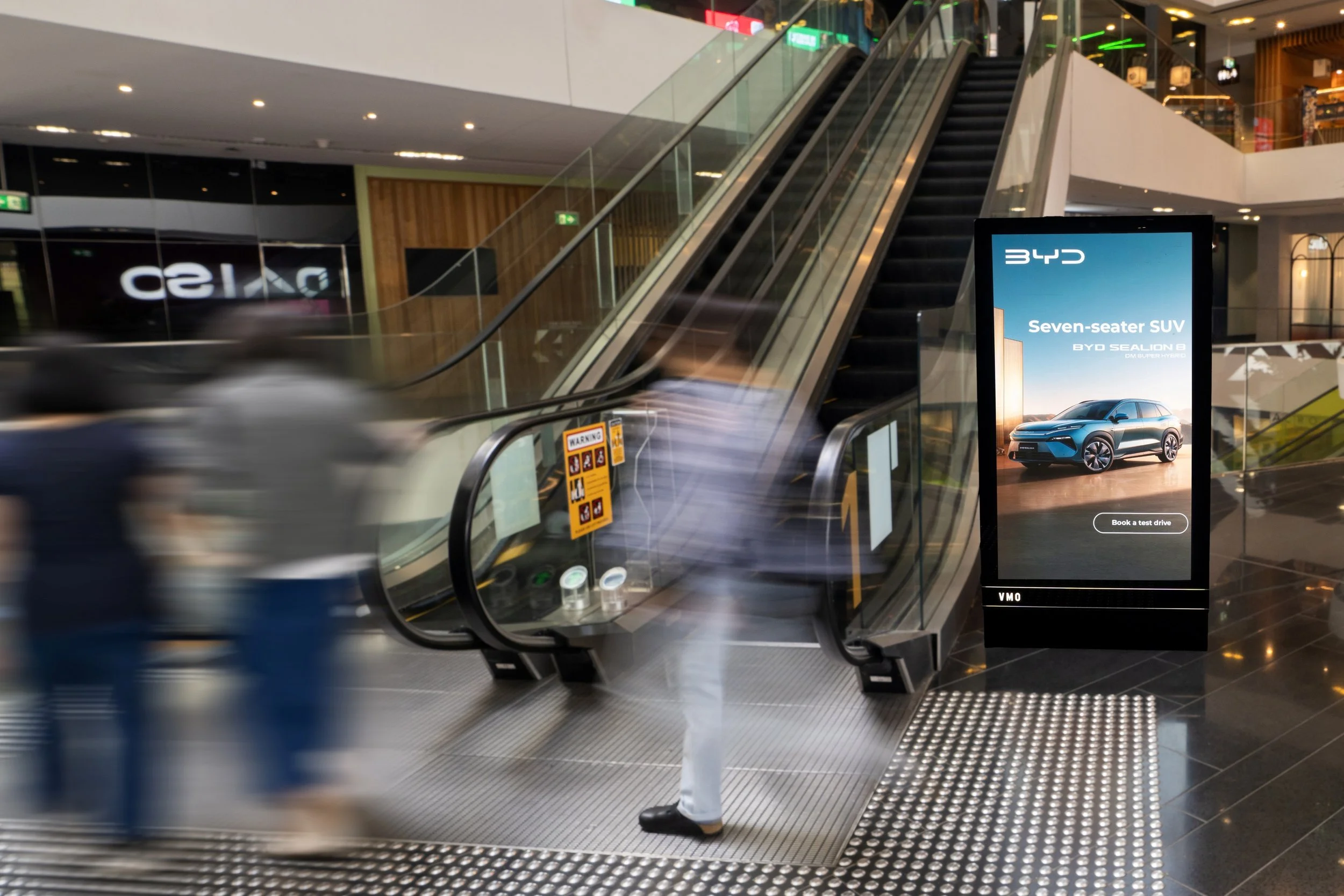 VMO wins exclusive outdoor rights to Central Park Mall in Sydney. 