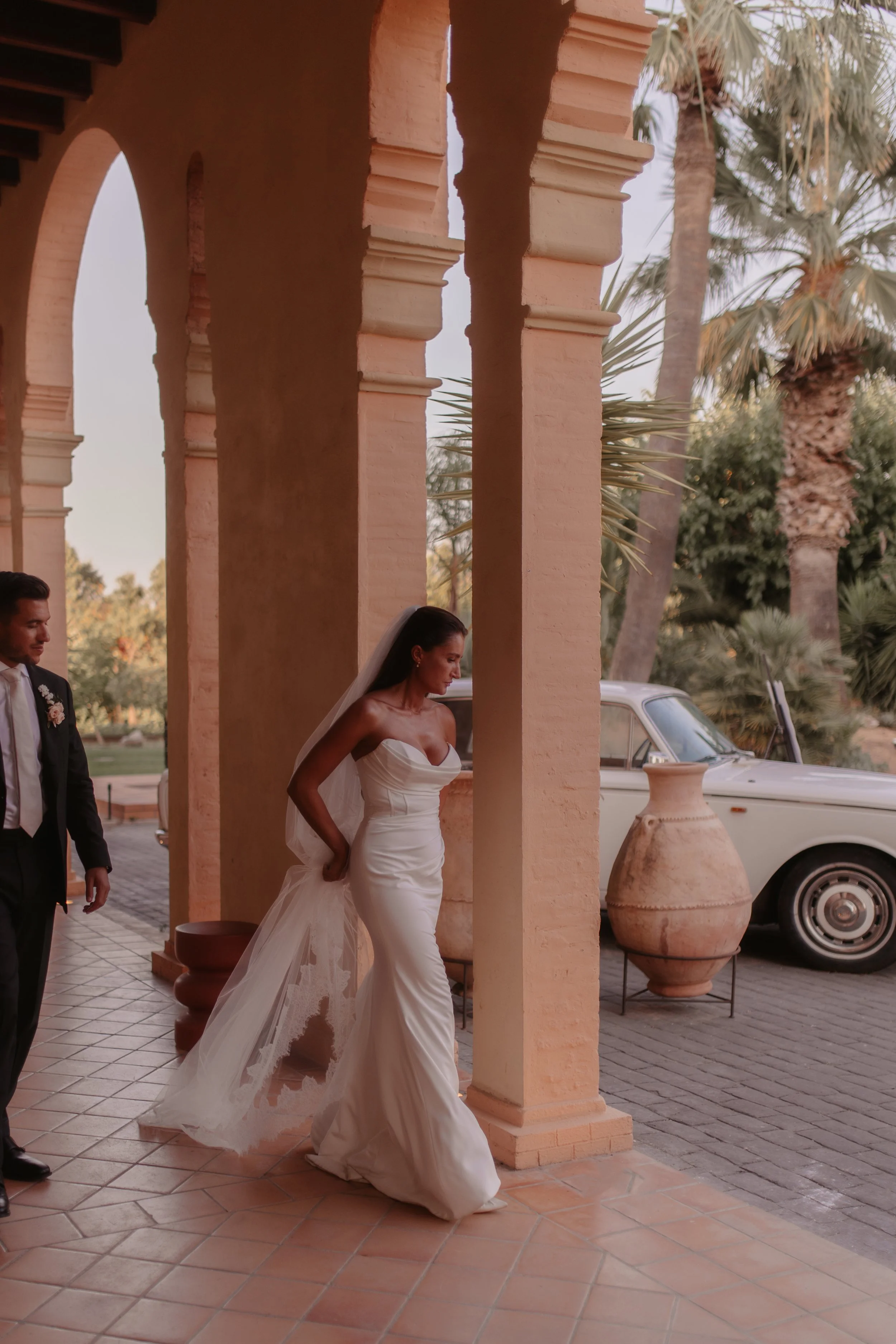Lauren &amp; Alex – A Stylish Destination Wedding in Spain