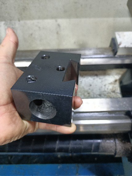 Modifying tool holder