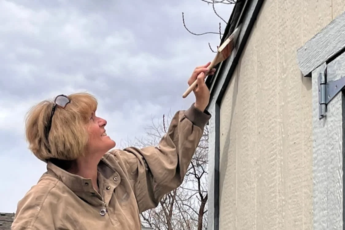 BeyondHome volunteer painting