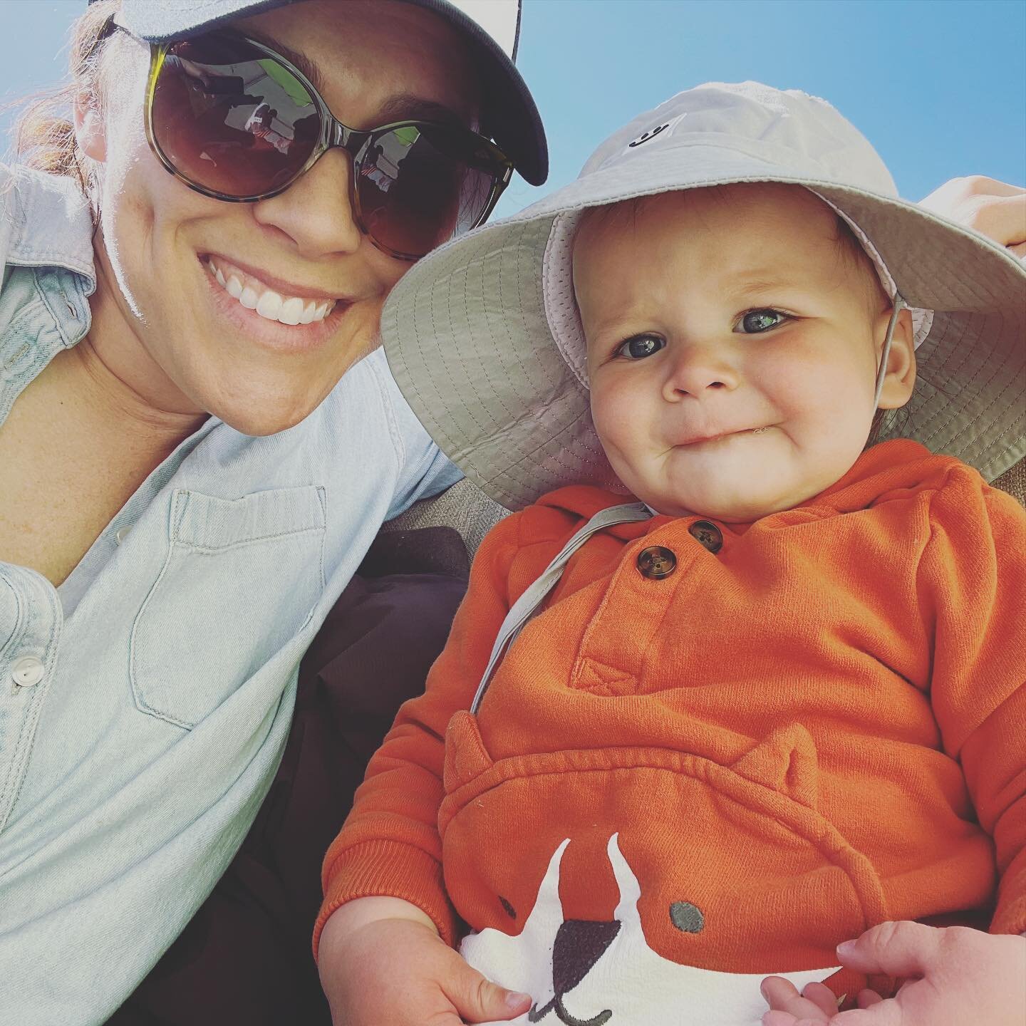 SUN-SAFE BABIES! 
Warmer weather is upon us and here are some tips to protect the little minis in your life.

🔸It is not recommended to use sunscreen for babies under 6 months of age. Shield from sun rather than use sunscreen. Limit exposure on thei