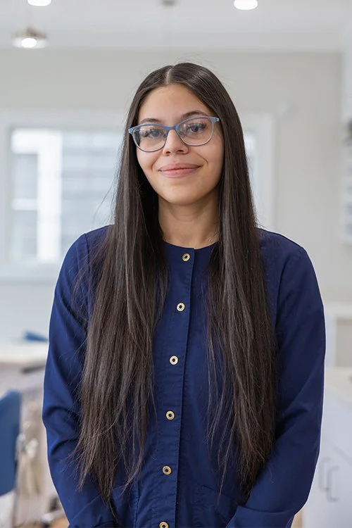Jesenia, Dental Assistant