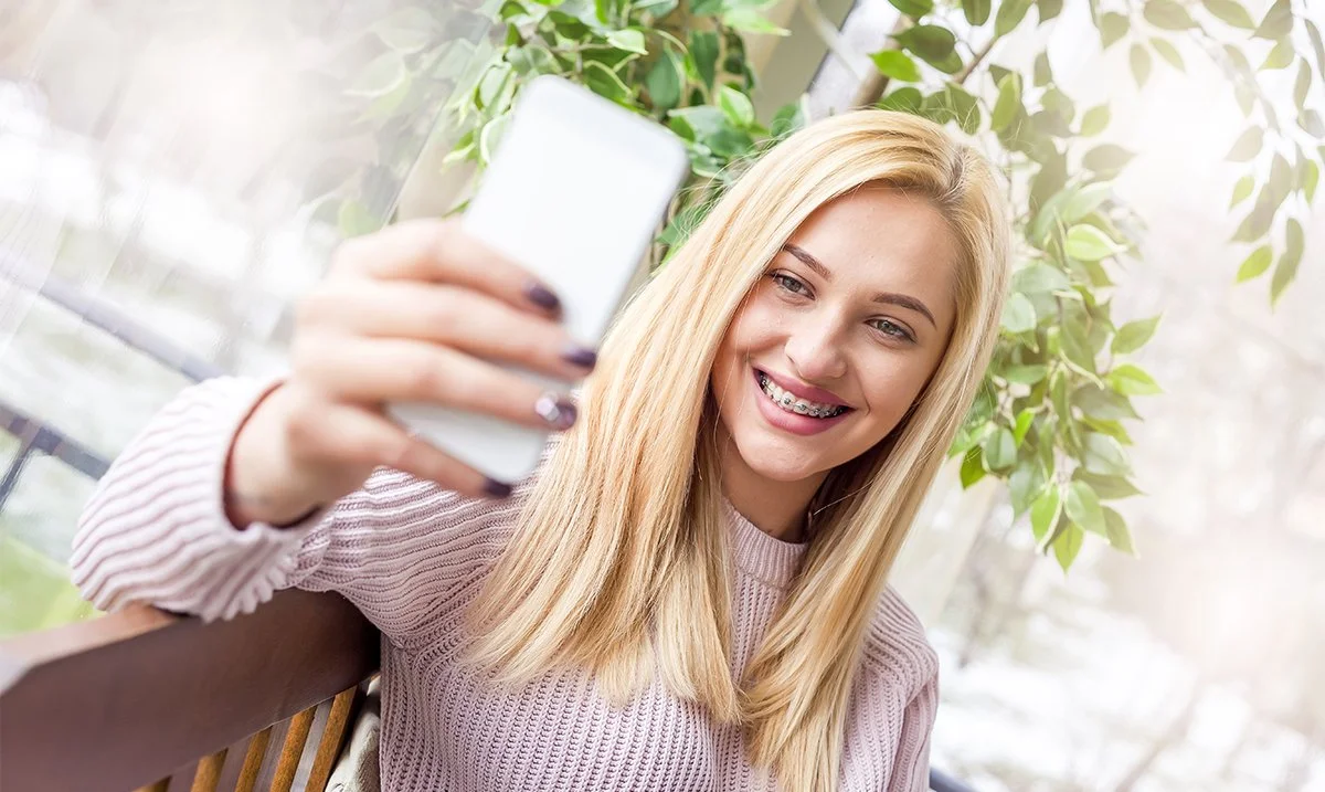 Clear Braces vs Traditional Braces: A Complete Comparison for Parents