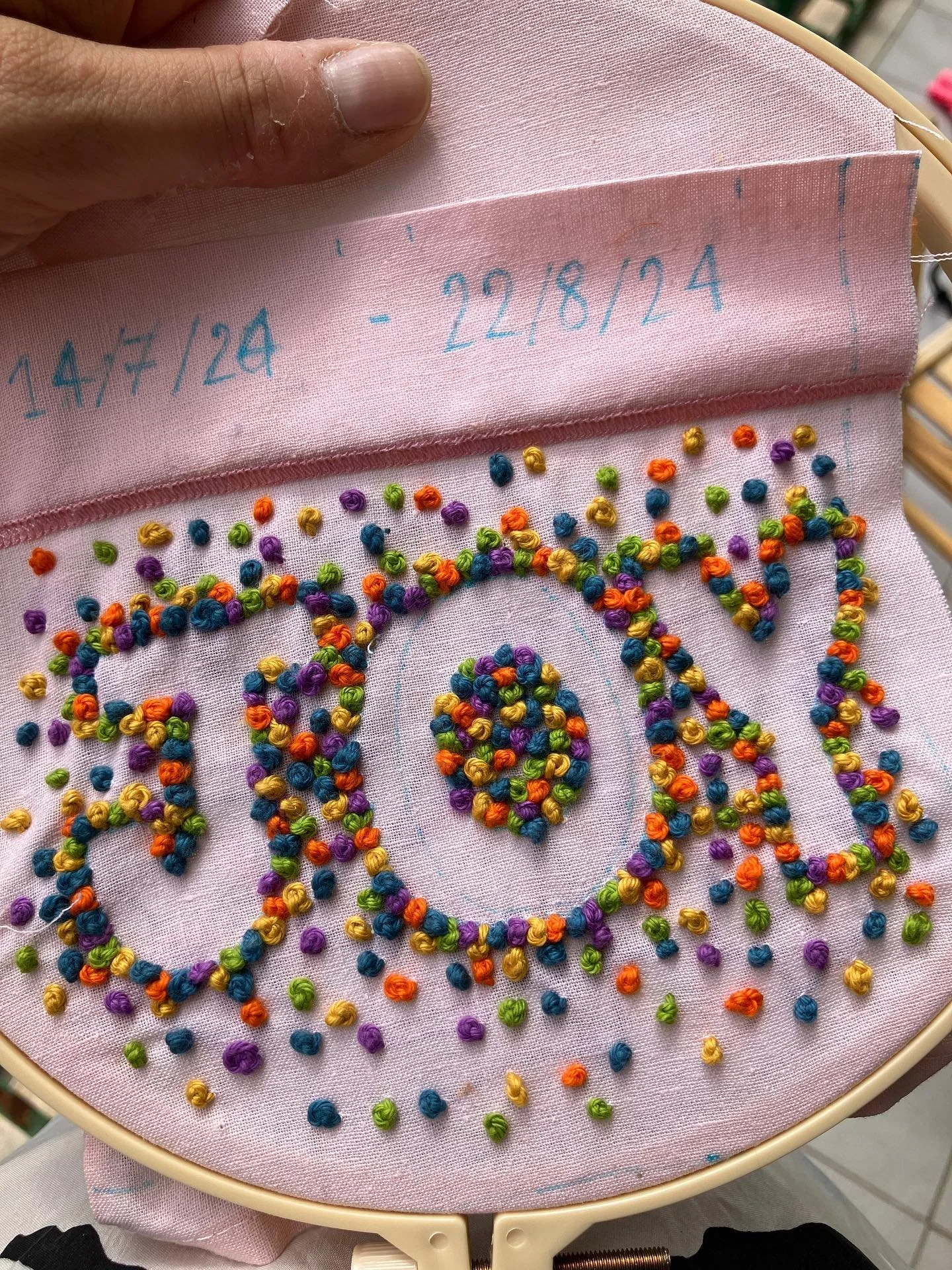 Queste due immagini mi fanno ripensare ai giorni di inizio settembre dell&rsquo;anno scorso. 

Avevamo fatto da poco il funerale di Joy e recuperato Nino, che per tutta la degenza in terapia intensiva era stato con i miei, e deciso di andare al mare 