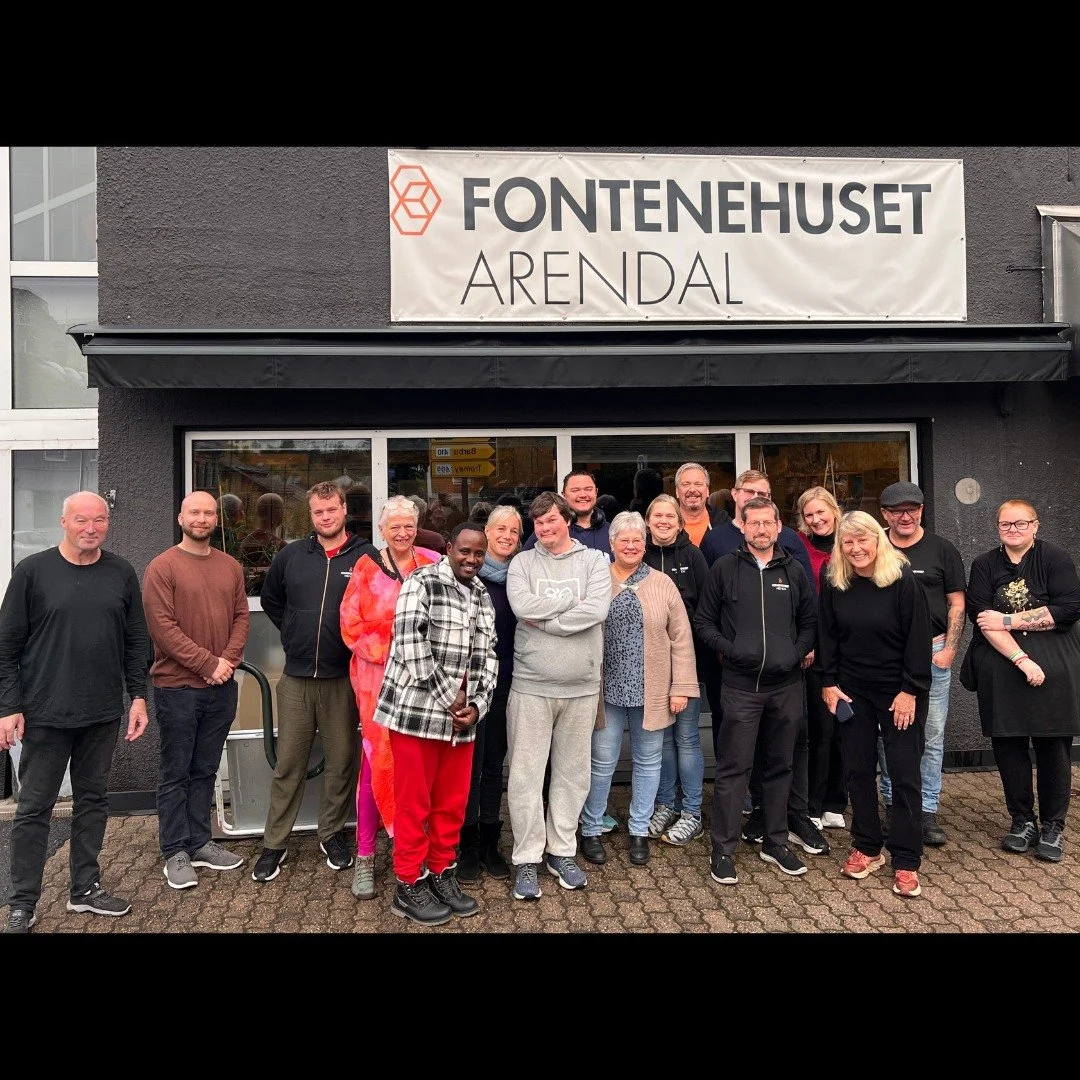 Denne uken har vi hatt bes&oslash;k av Birgit fra @fontenehusetoslosentrum  og Andrew fra @fountainhouse New York🗽 &ndash; begge representanter fra @clubhouse.international sitt akkrediteringsteam!✅

Akkreditering er en viktig kvalitetssikring🔍 som