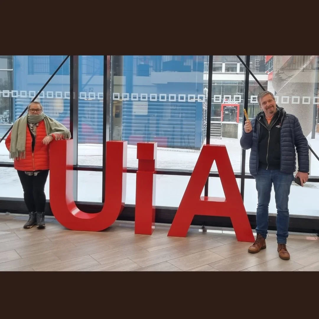 Fontenehuset Arendal har nylig deltatt p&aring; &laquo;&Aring;pen dag&raquo; i Agder fengsel, avdeling Froland🔐✨Vi m&oslash;tte mange gode akt&oslash;rer og innsatte, og hadde &aring;pne, &aelig;rlige og viktige samtaler om hvem vi er, hva vi gj&osl