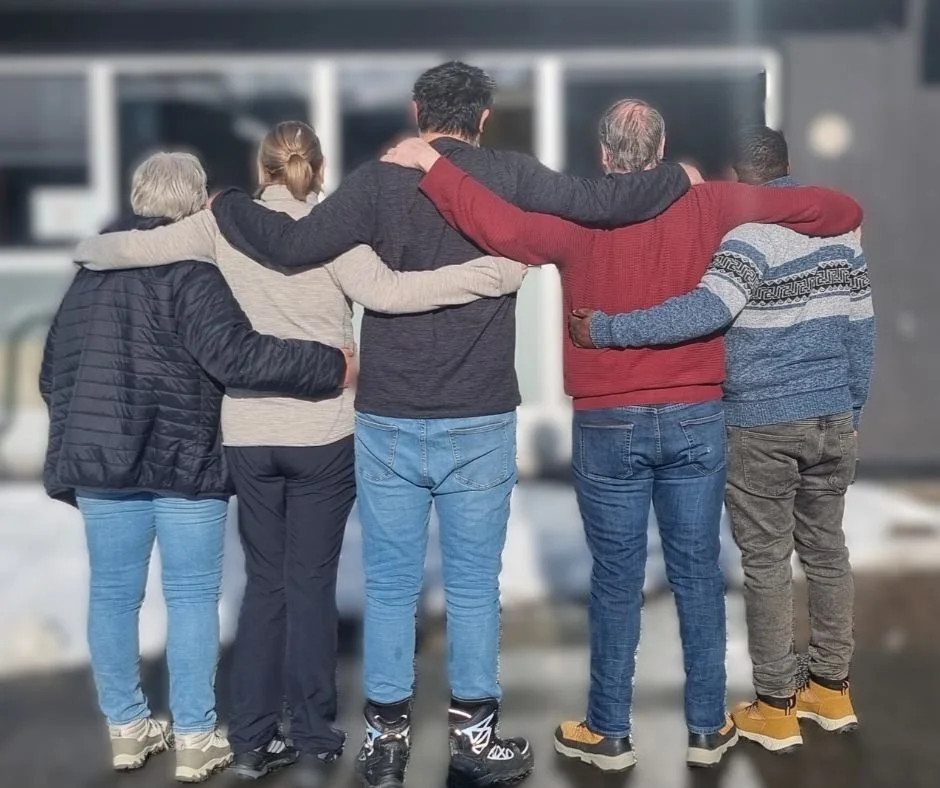 1.  mars markerer vi Verdensdagen mot selvskading🧡
Selvskading handler sjelden om &aring; ville d&oslash;. Ofte handler det heller om &aring; pr&oslash;ve &aring; overleve vonde f&oslash;lelser som blir for mye &aring; h&aring;ndtere🌊 Noen skjuler 