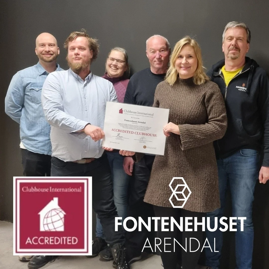 👏🎉Vi klarte det!!🎉👏
Fontenehuset Arendal har best&aring;tt akkreditering for 3 &aring;r!🧡
Det betyr at vi oppfyller de 37 internasjonale standardene som gjelder for alle fontenehus over hele verden🌍✨

I oktober hadde vi bes&oslash;k av akkredit