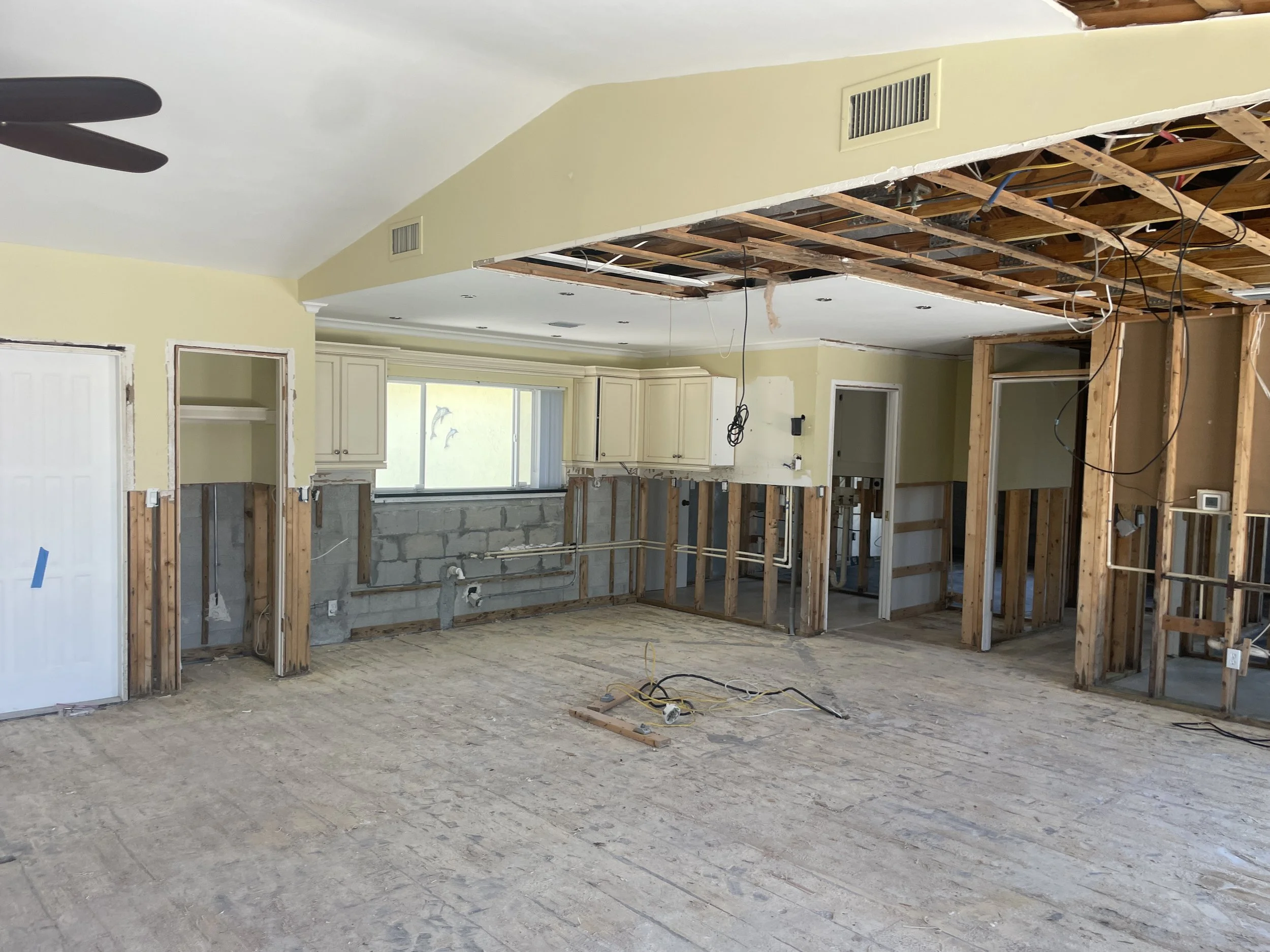 04 Kitchen Before.JPG