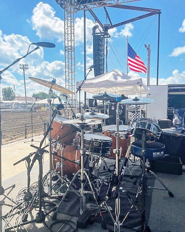 Killer show rockin with @parmaleemusic ! Thanks for having us out ❤️🤘🏽 next up : @philjoelofficial &amp; @cadethompsonmusic  some gear headed your way !!