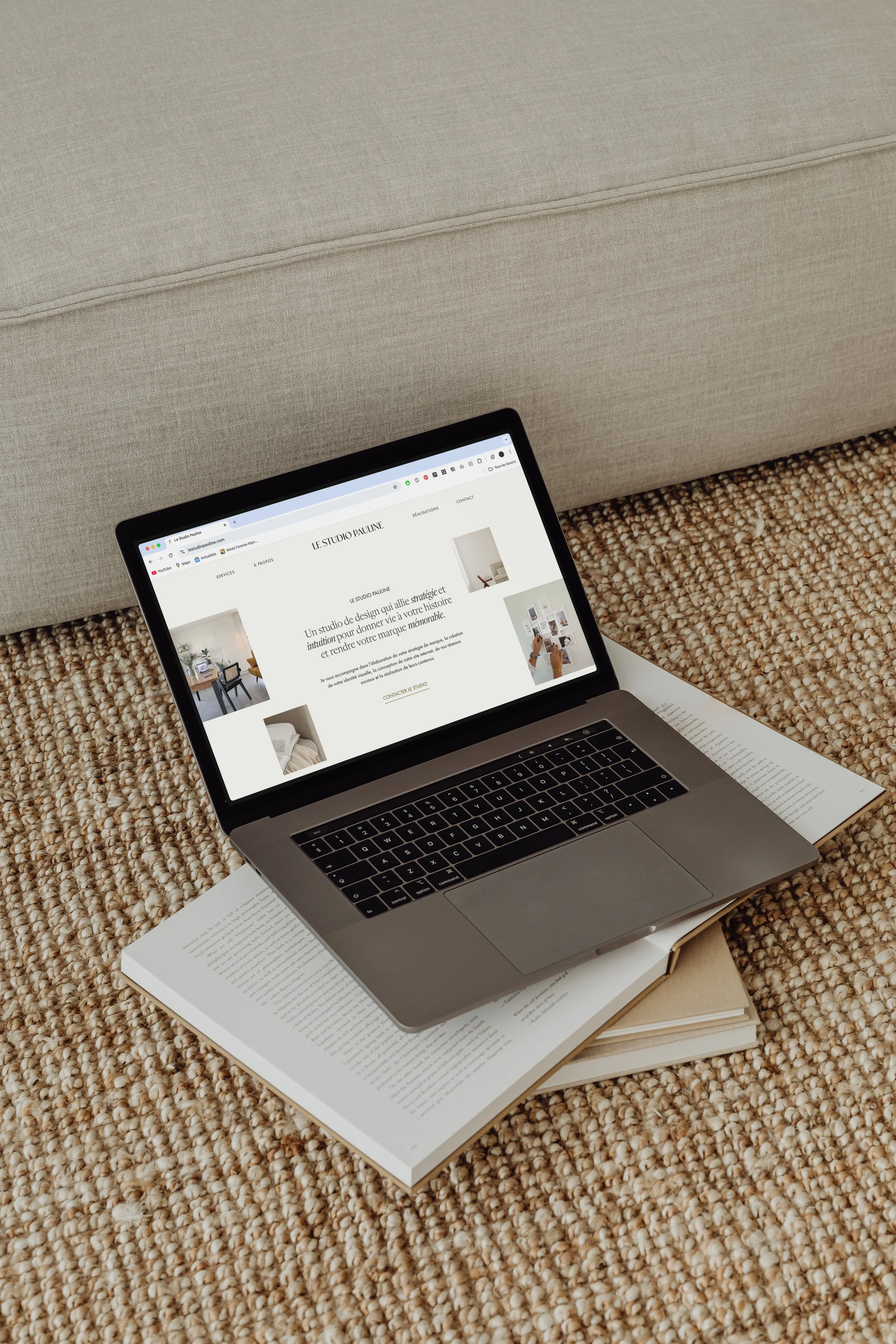 Kaboompics Club_Free PSD Mockup_0004.jpg