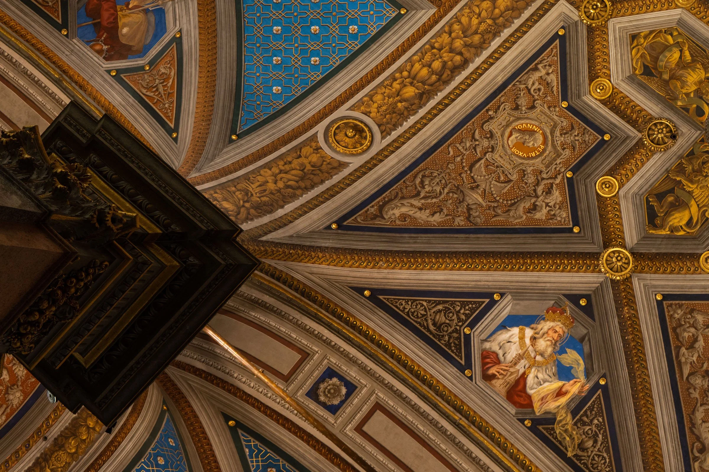 Ceiling (1 of 1).jpg