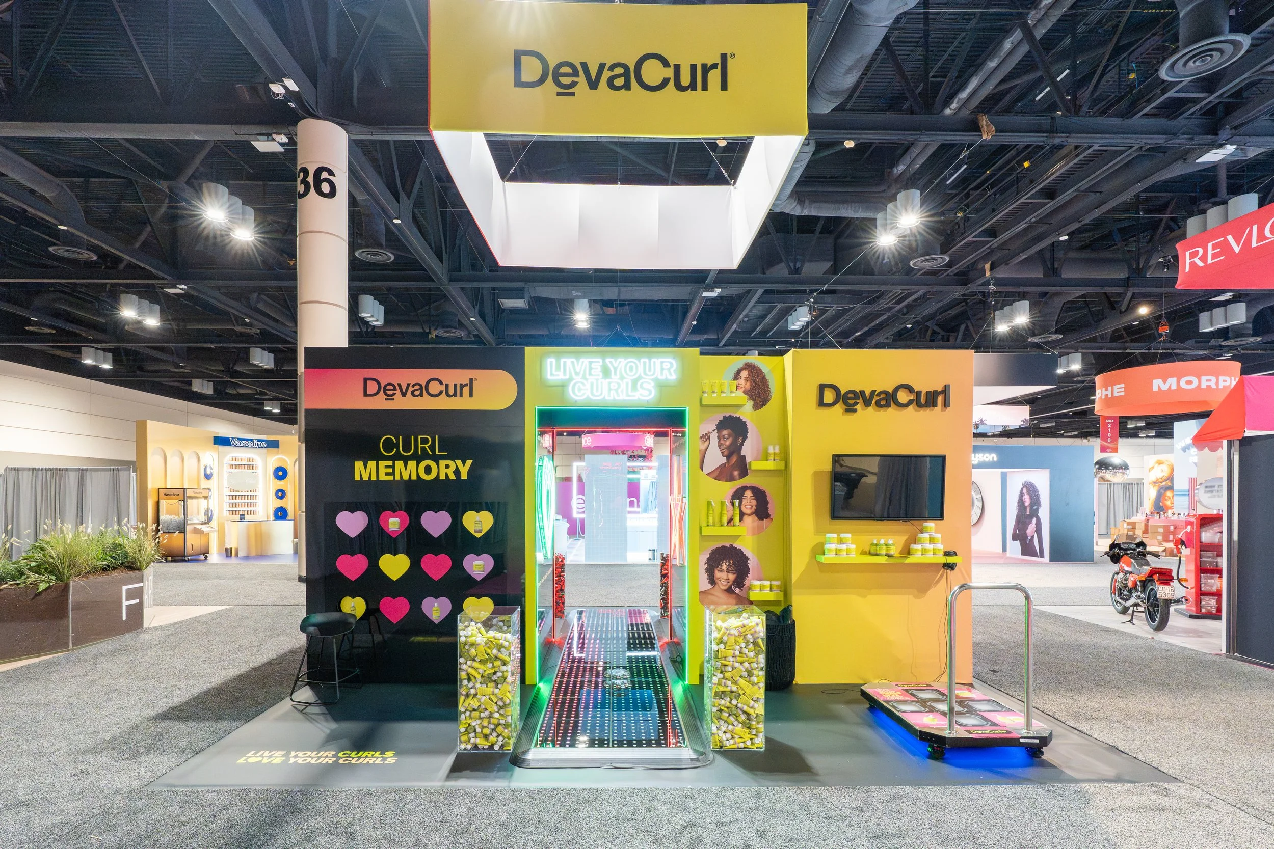 DEVA CURL - 20' × 20' - 2026