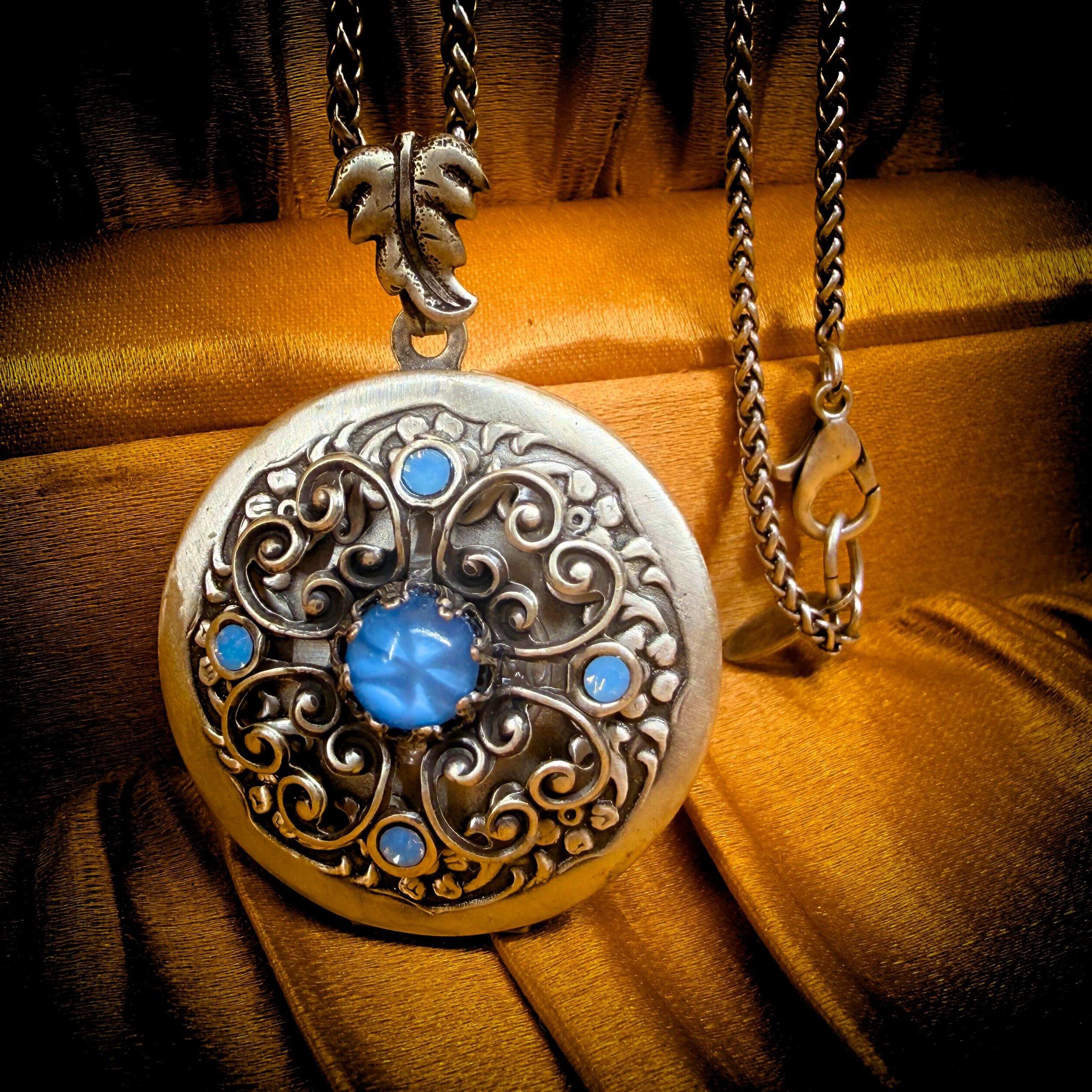 Star Sapphire Glass Locket for Wishes & Intuition 10.jpg