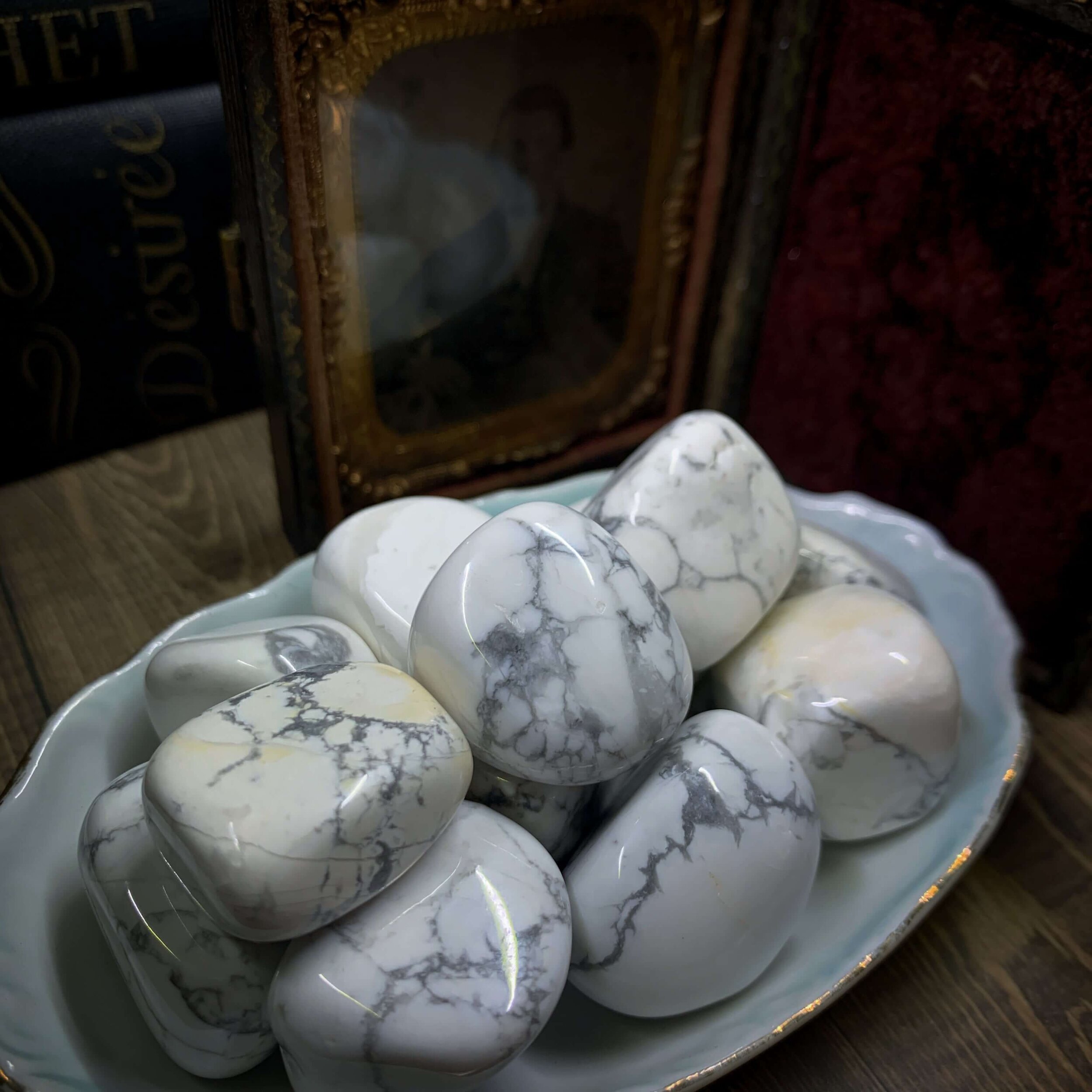 Howlite+2.jpg