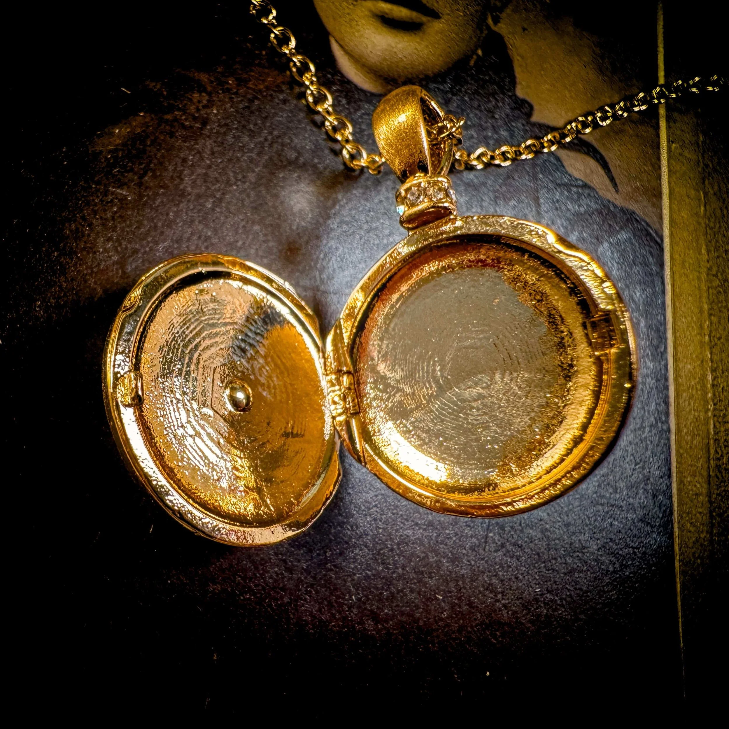 Star Snowflake Locket 9.jpg