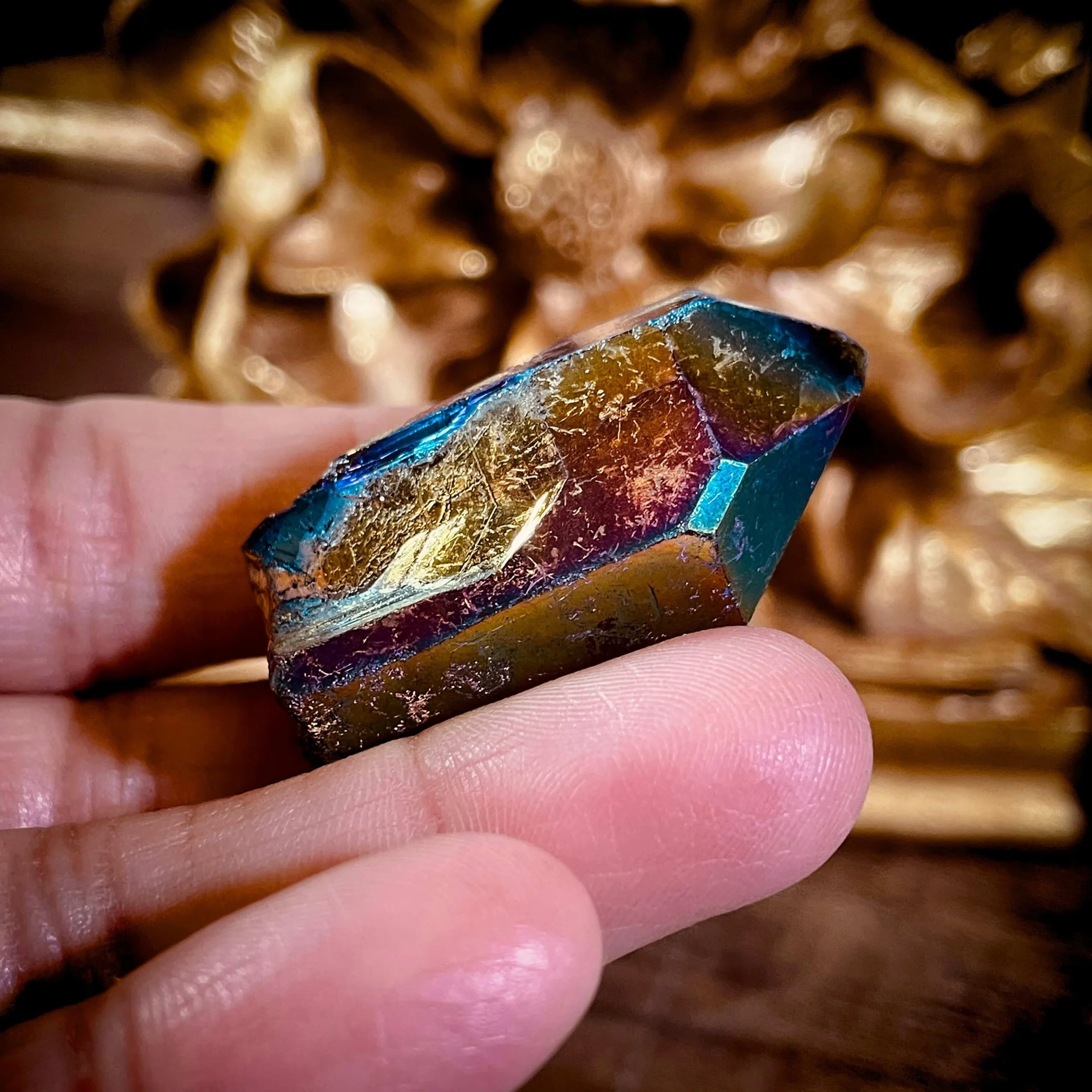 fluorite-eye-pyramid-titanium-quartz 1(1).jpg