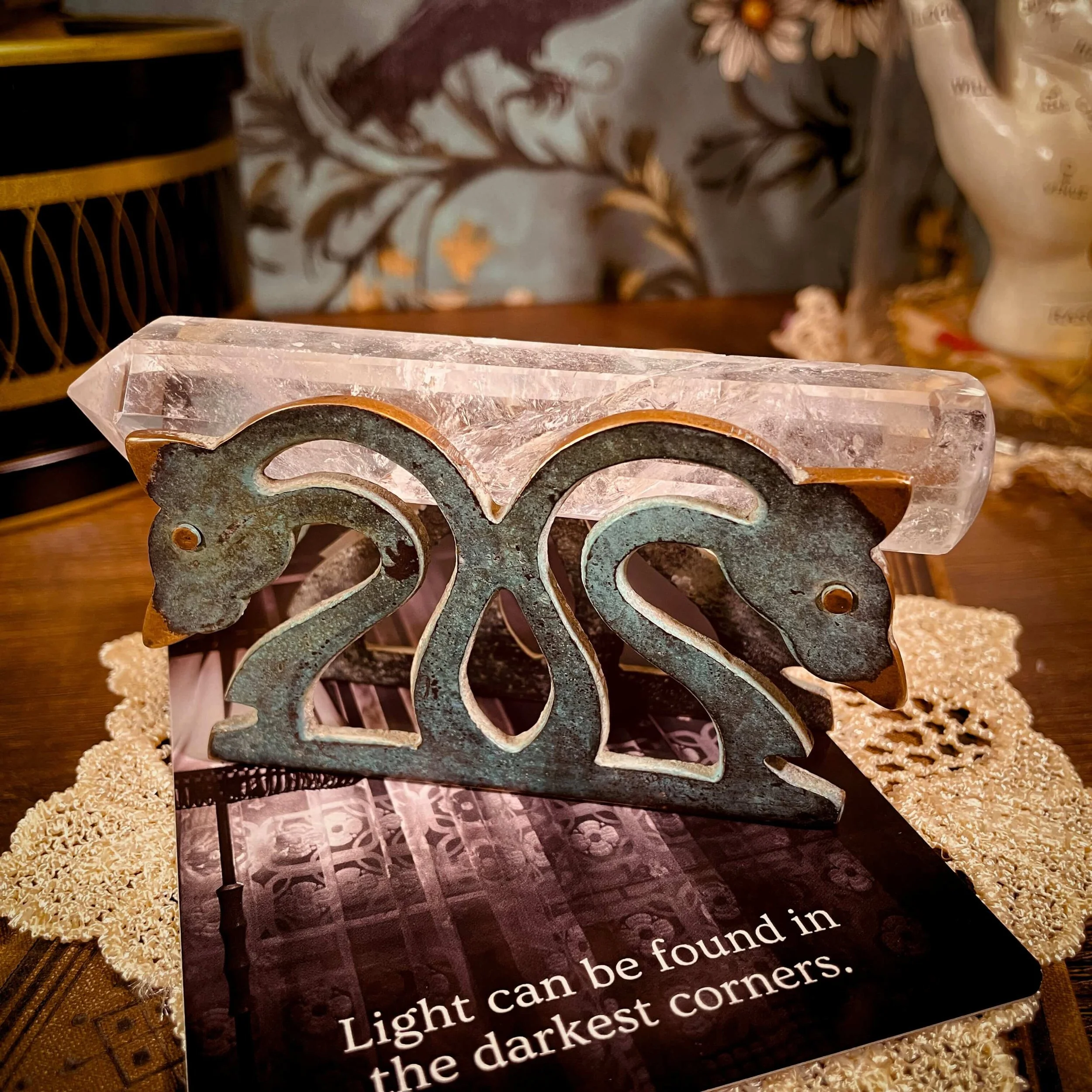 Quartz Wand Rest — Vintage Brass Bird Stand