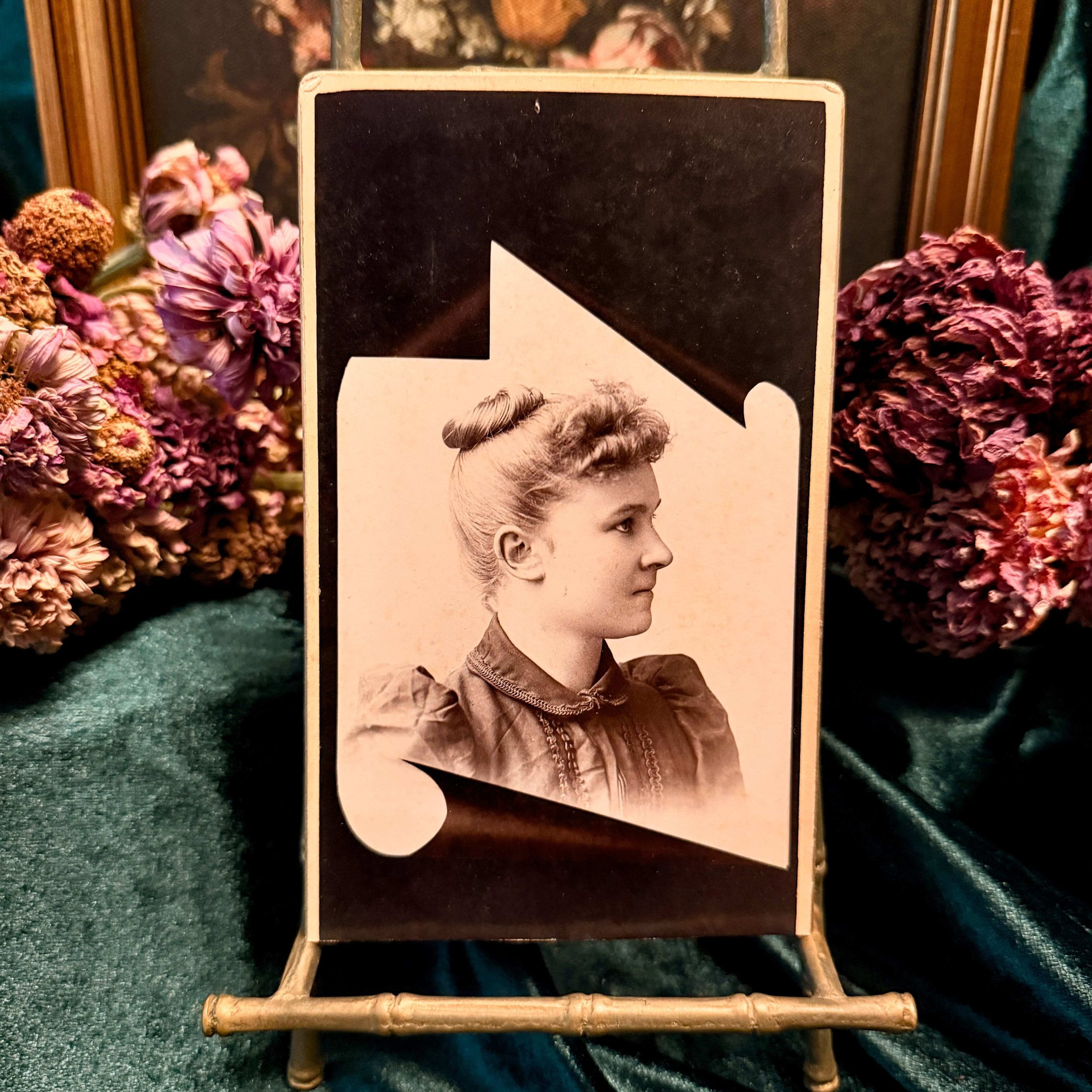 Mourning Lady 1 Cabinet Card 2.jpg