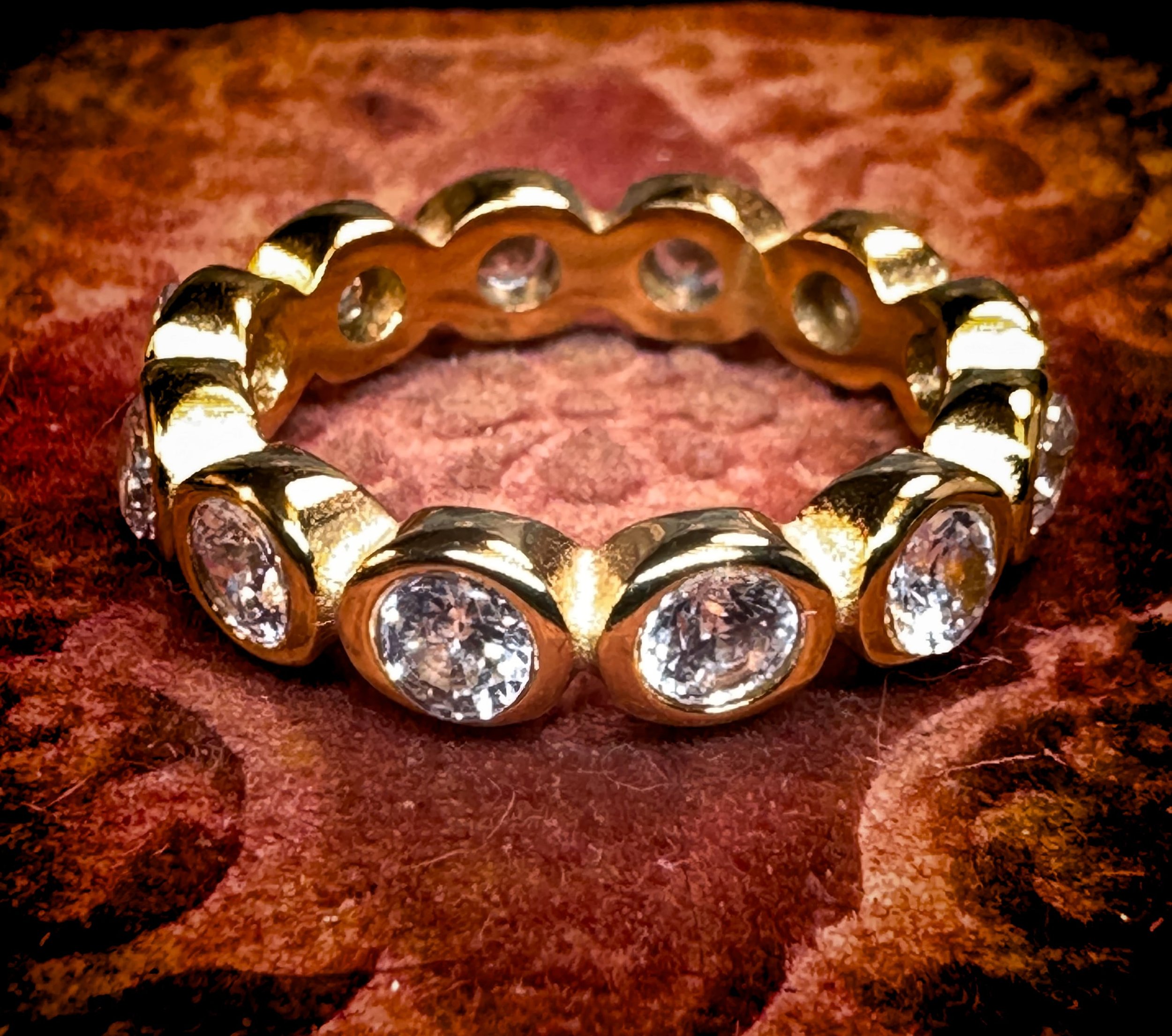 Gold Eternity Ring Size 7 2.jpg