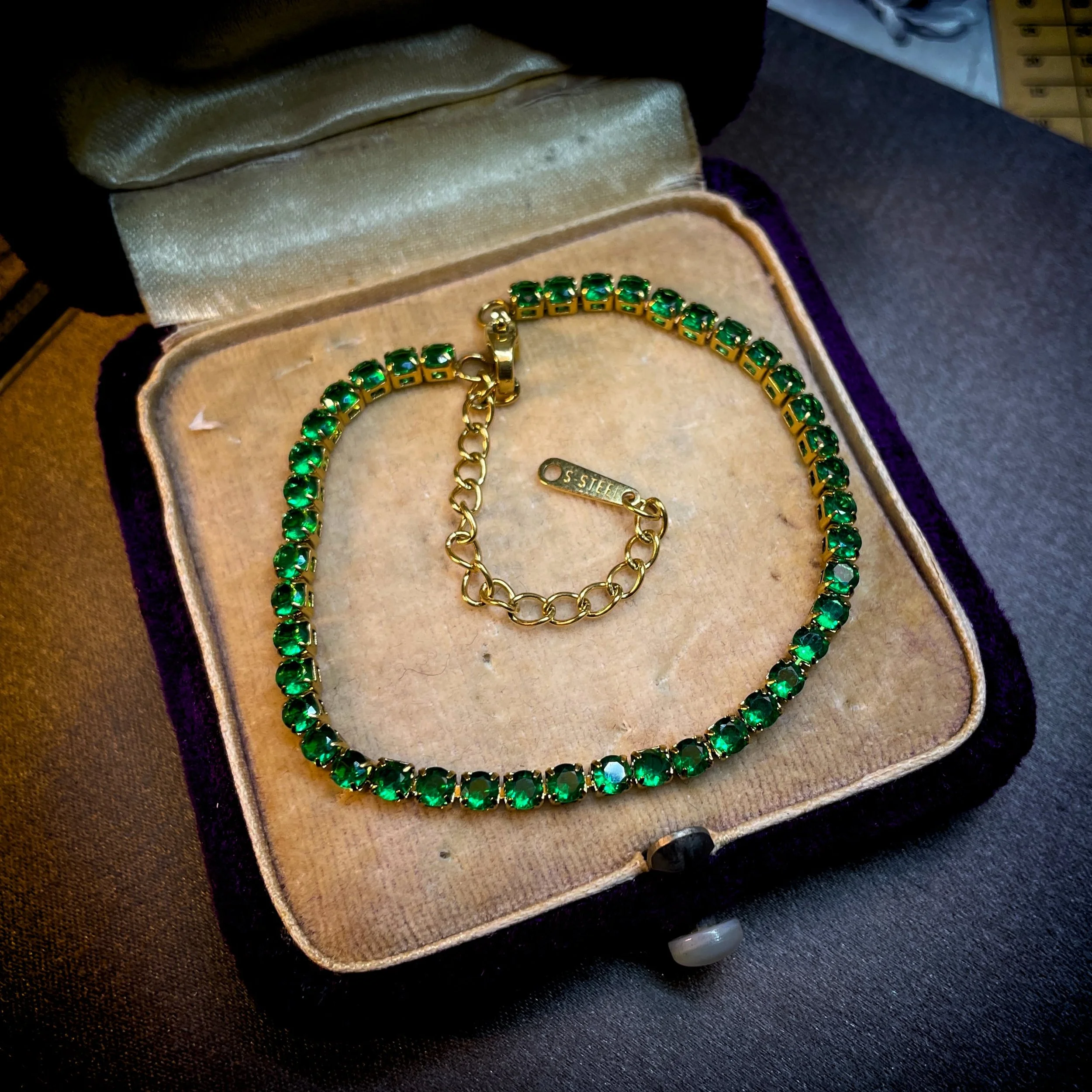 18k Gold Green Zirconia tennis bracelet 2.jpg