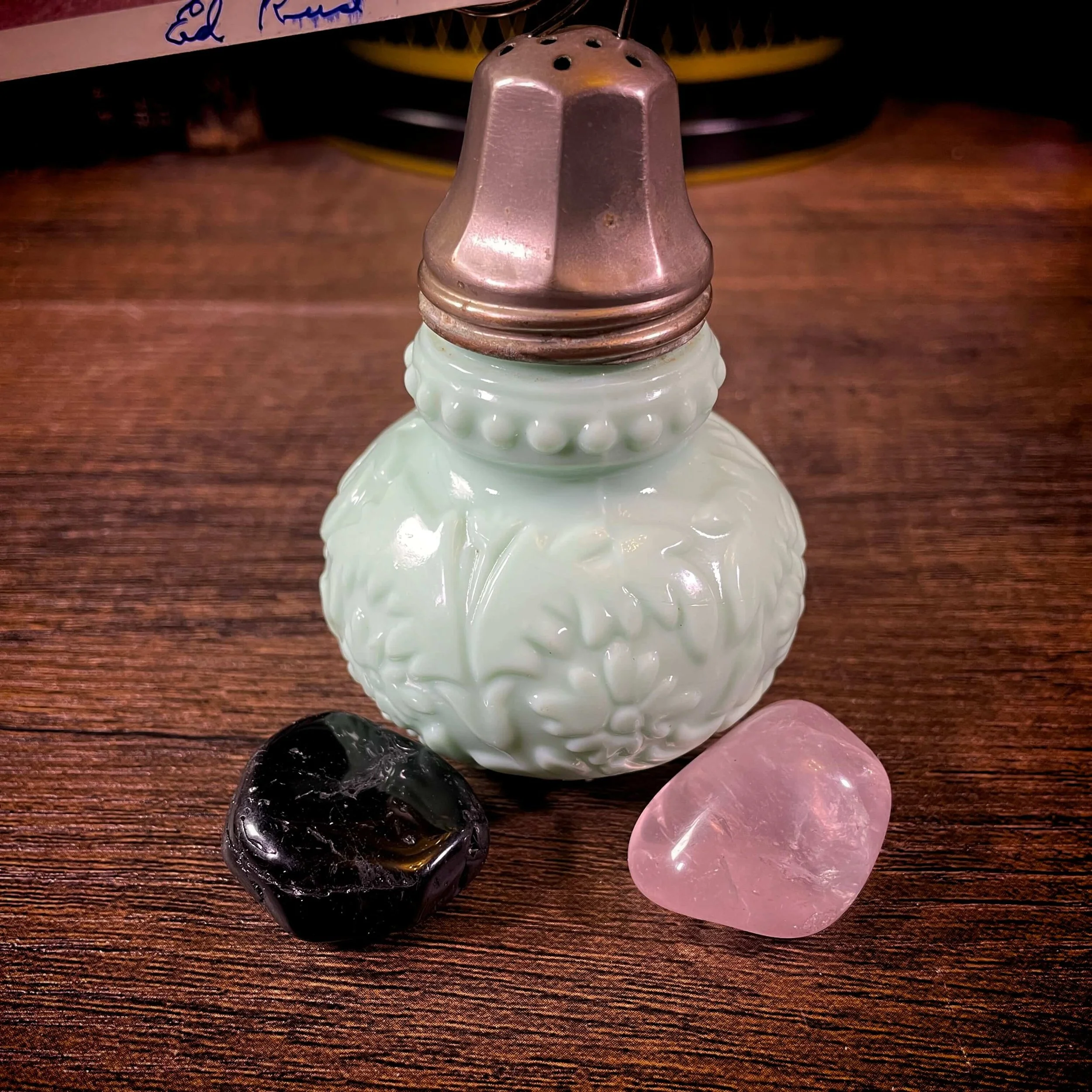 Green Glass Shaker Oracle Card Holder 11.jpg