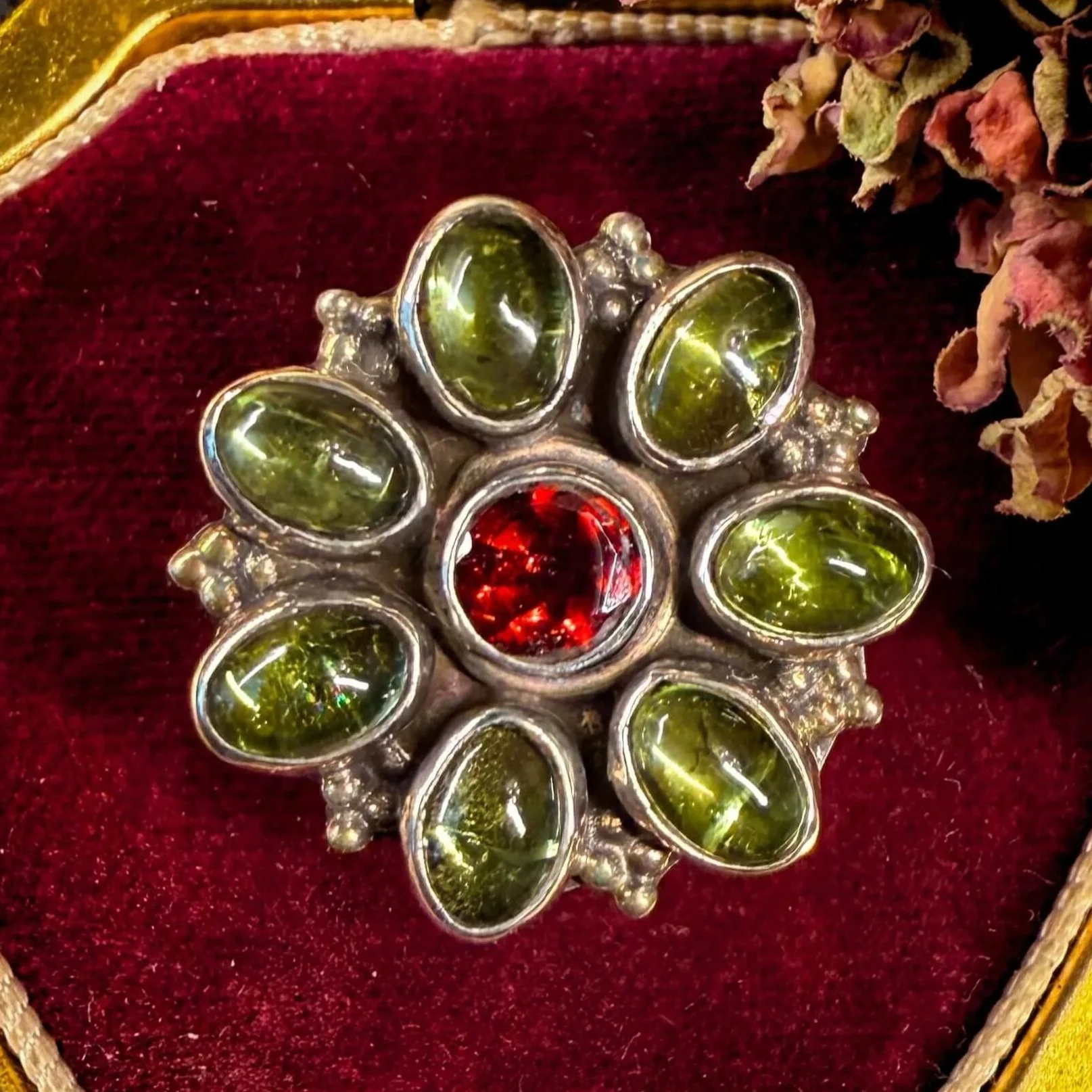 Peridot+Garnet+Flower+Size+8-2.jpg