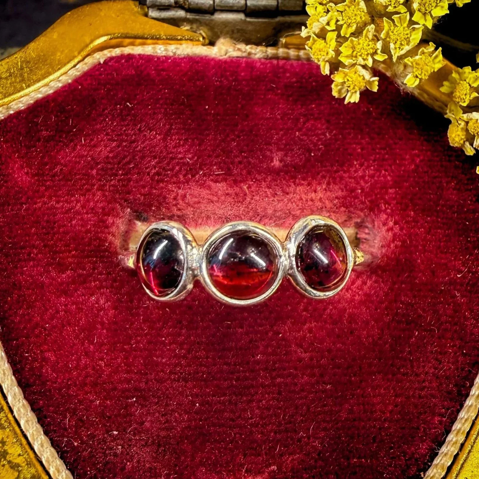 Garnet+Round+Trio+Size+8-2.jpg