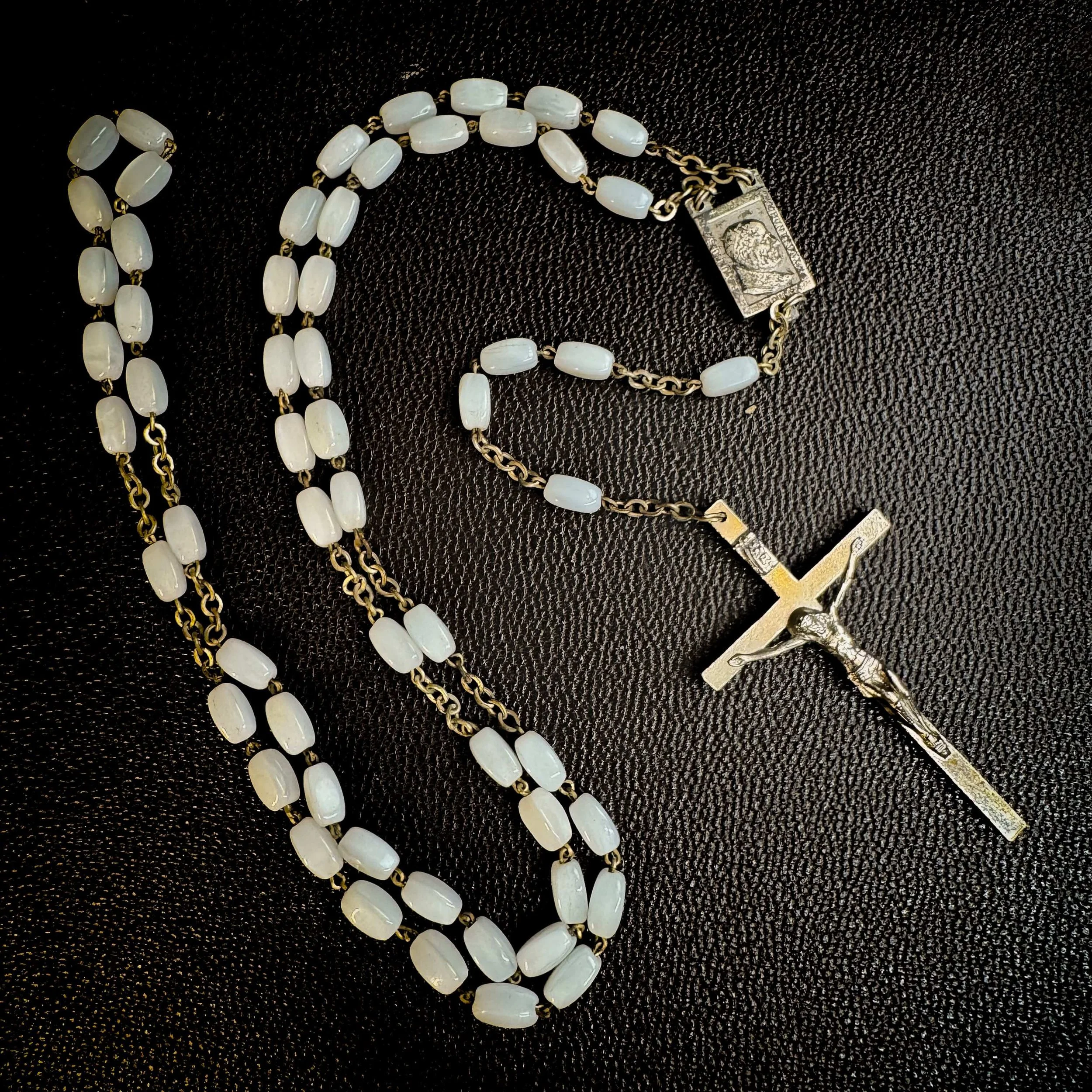 Vintage White Plastic Bead Rosary 6(1).jpg