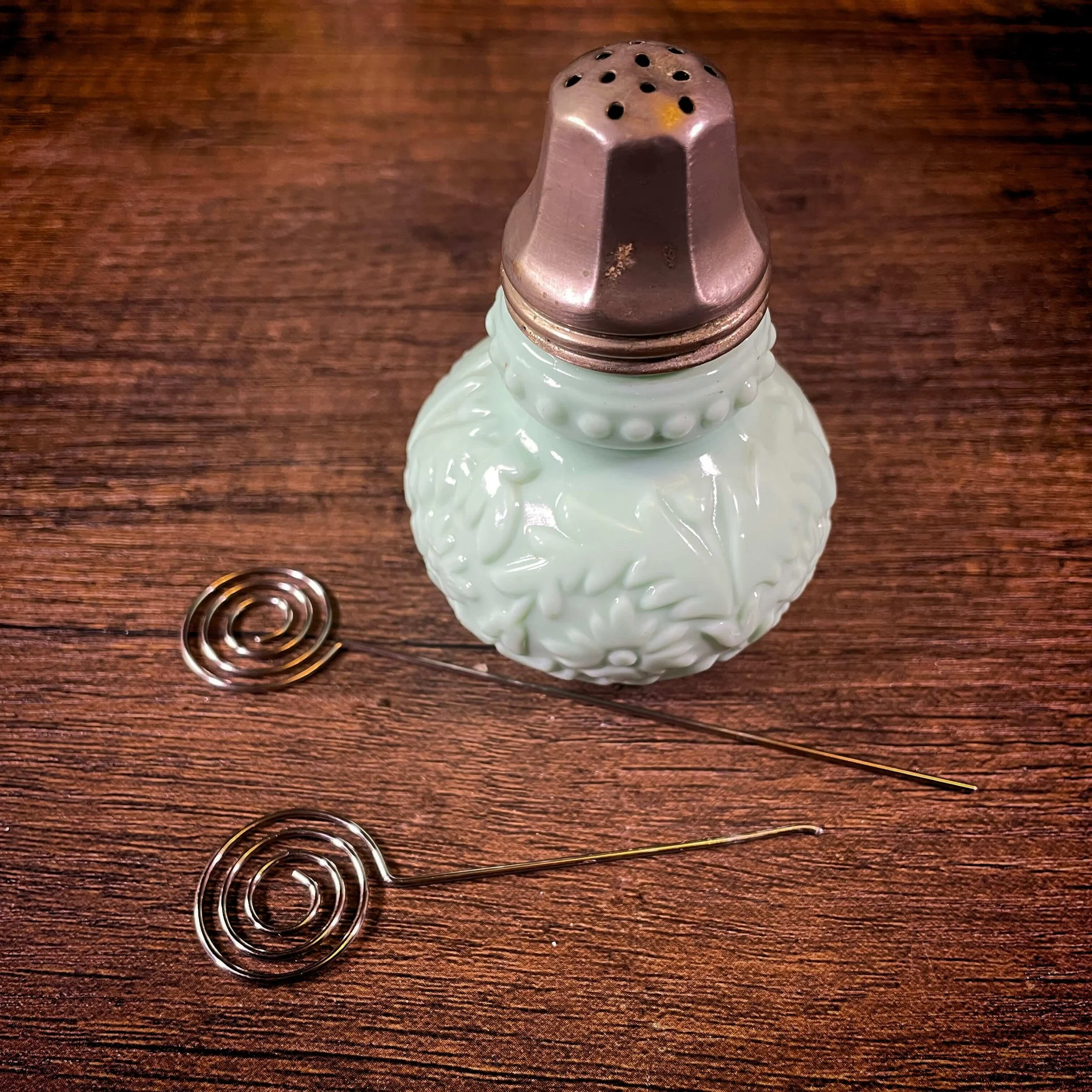 Green Glass Shaker Oracle Card Holder 1.jpg