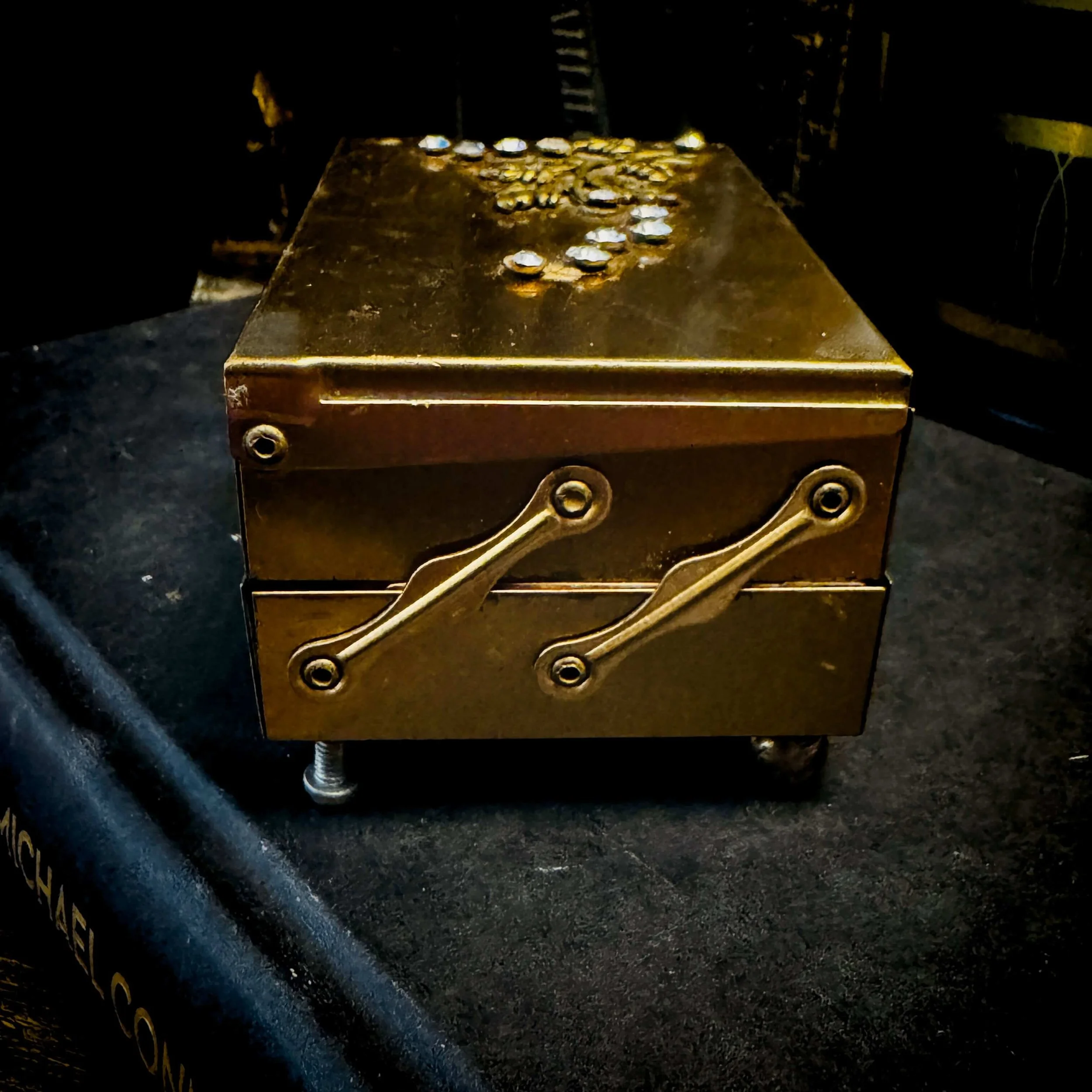 Tiered Curio 4.jpg