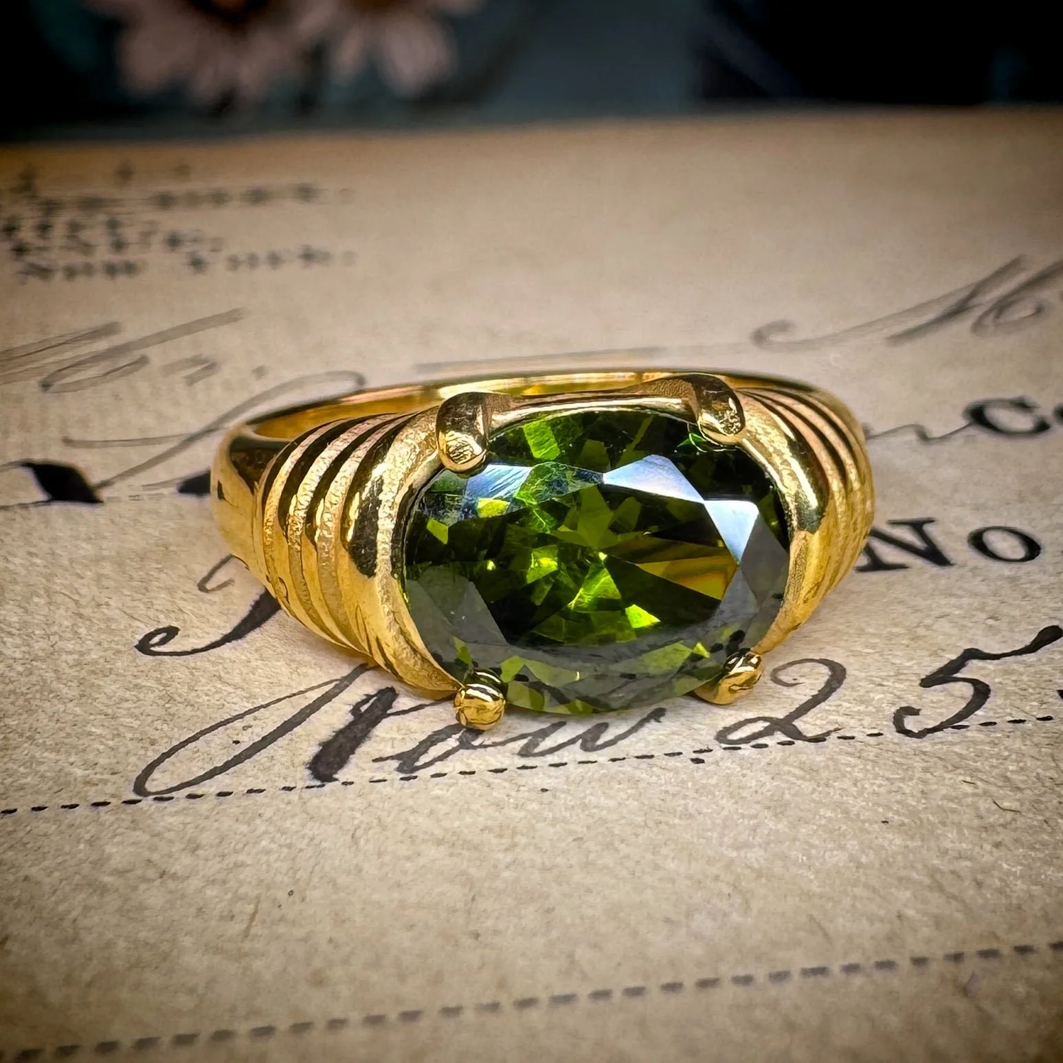 Ribbed Band Oval Green Front.jpg