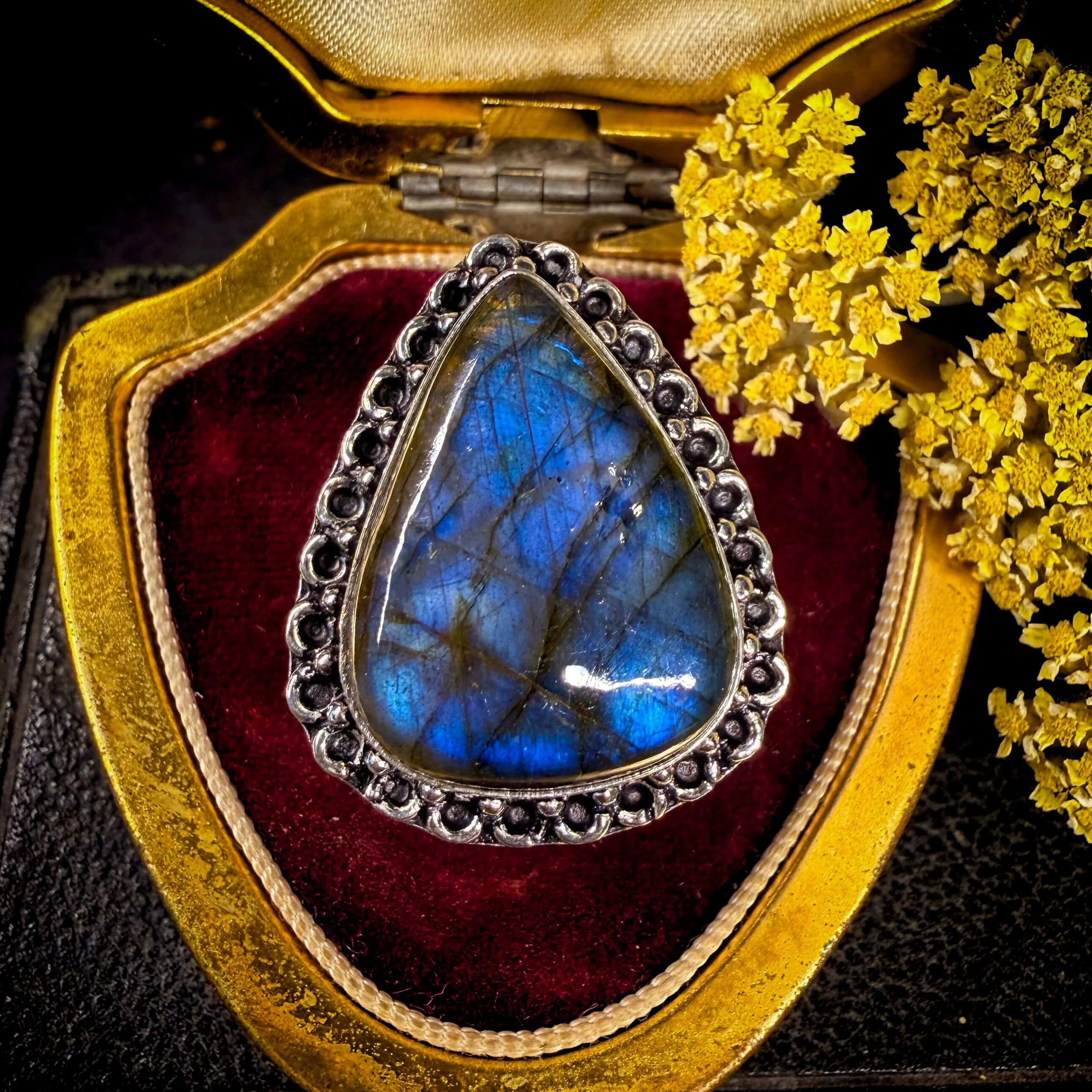 Labradorite Teardrop Chip Size 8-2.jpg