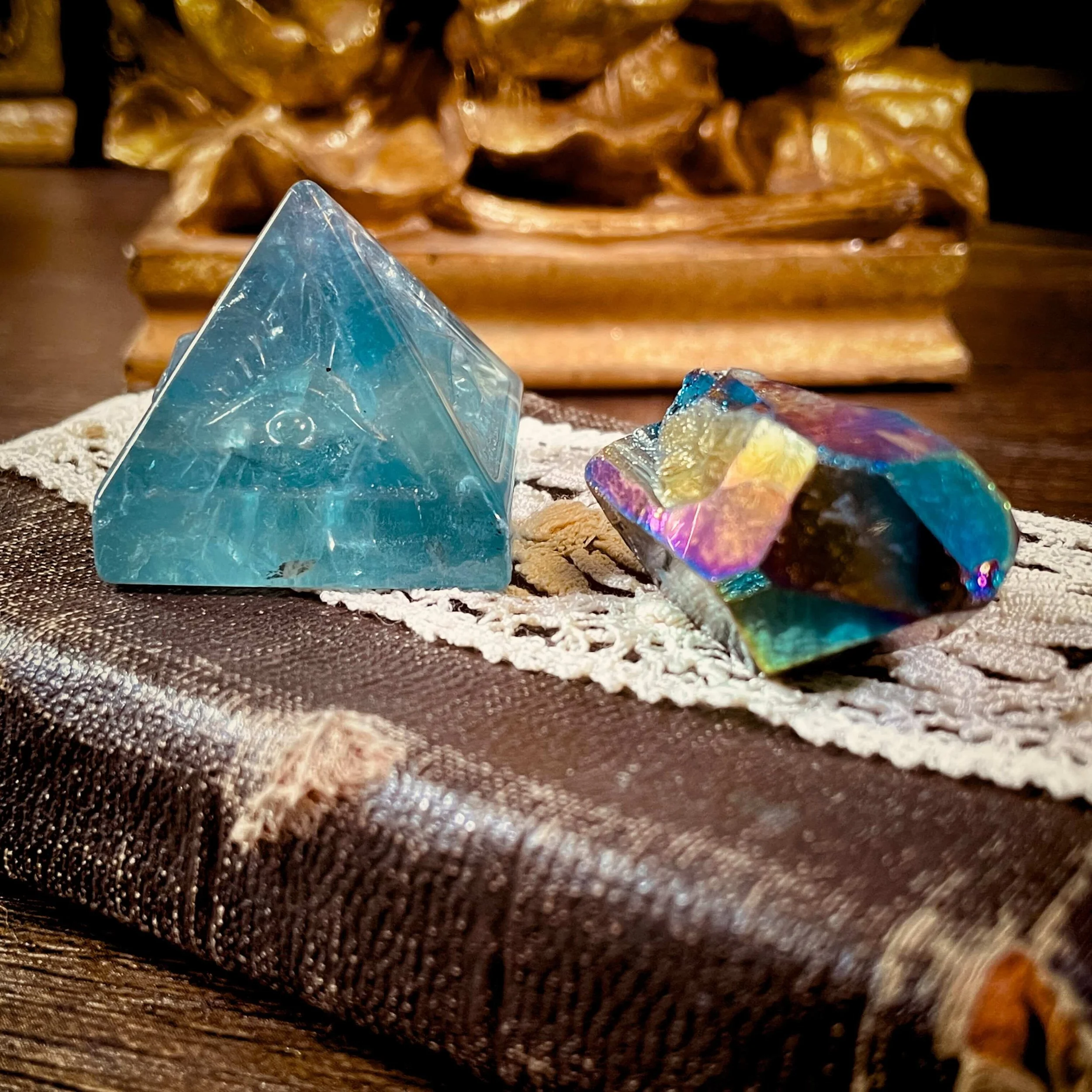 fluorite-eye-pyramid-titanium-quartz 3(1).jpg