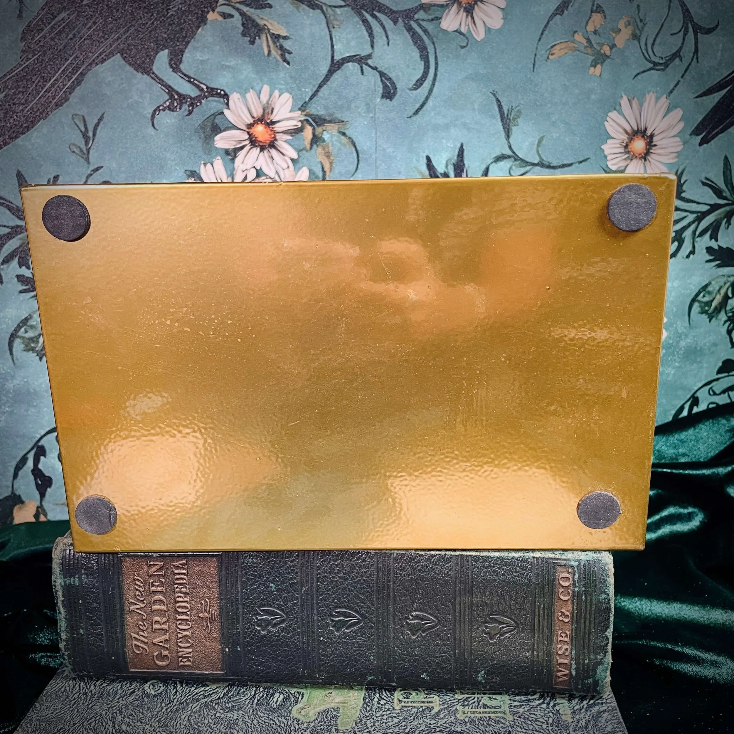 Gold Organizer 1.jpg