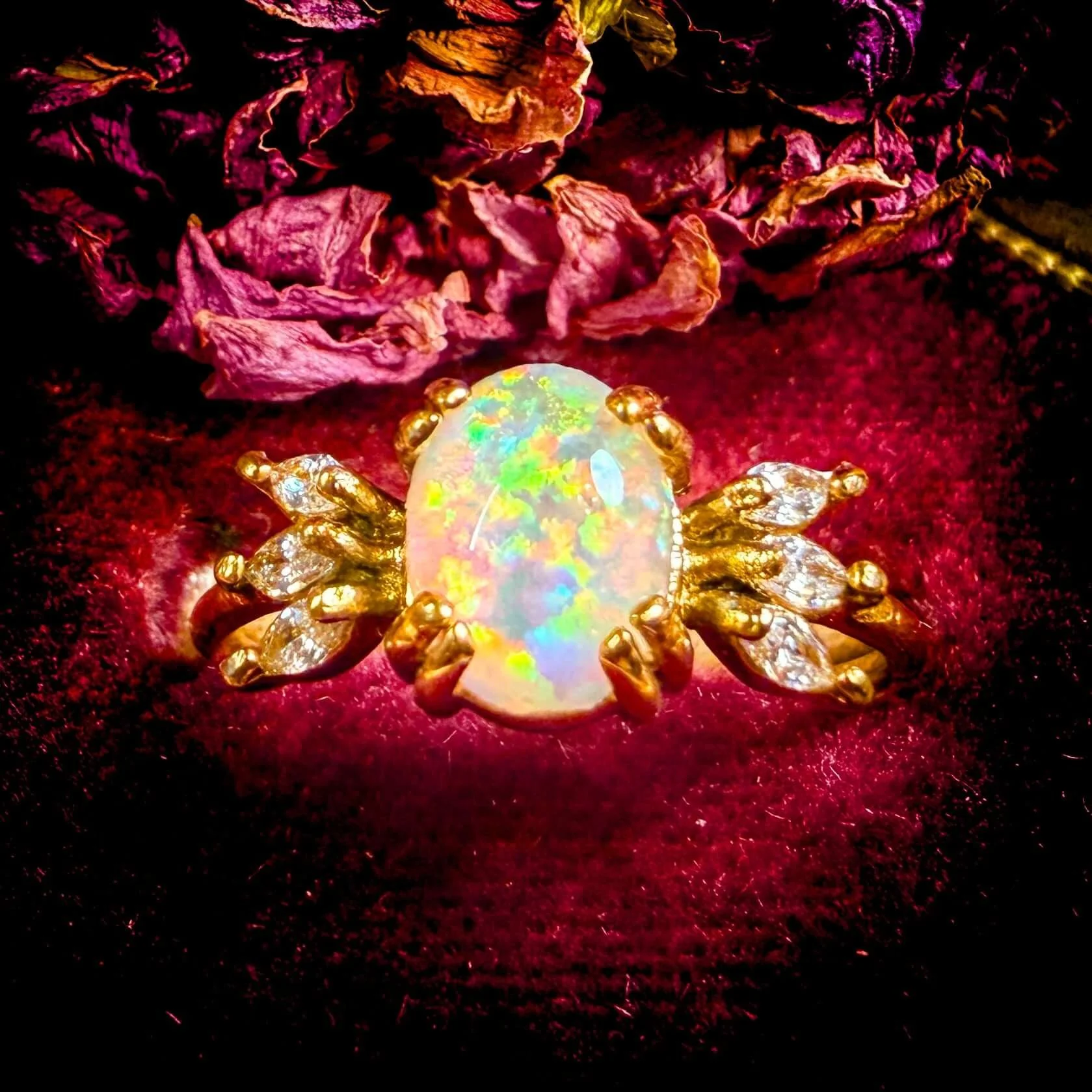 Lucky Opal Cubic Zirconia 18K Golden S.Steel Ring 6.jpg