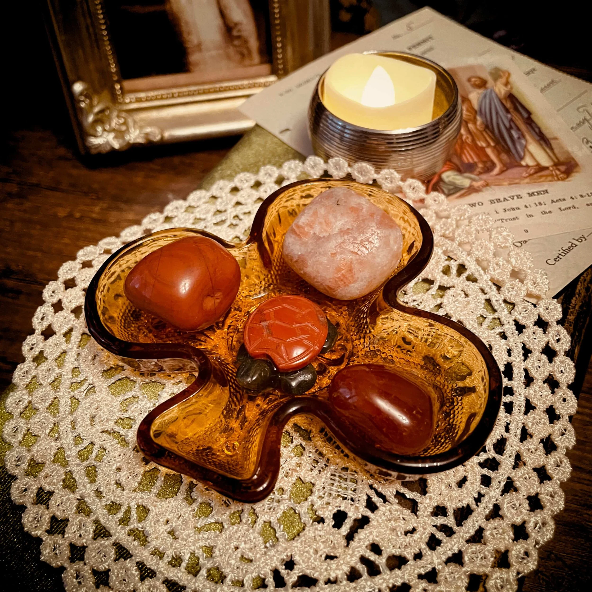 The Daily Direction Set — Amber Glass Crystal Trays for Real-Life Decisions