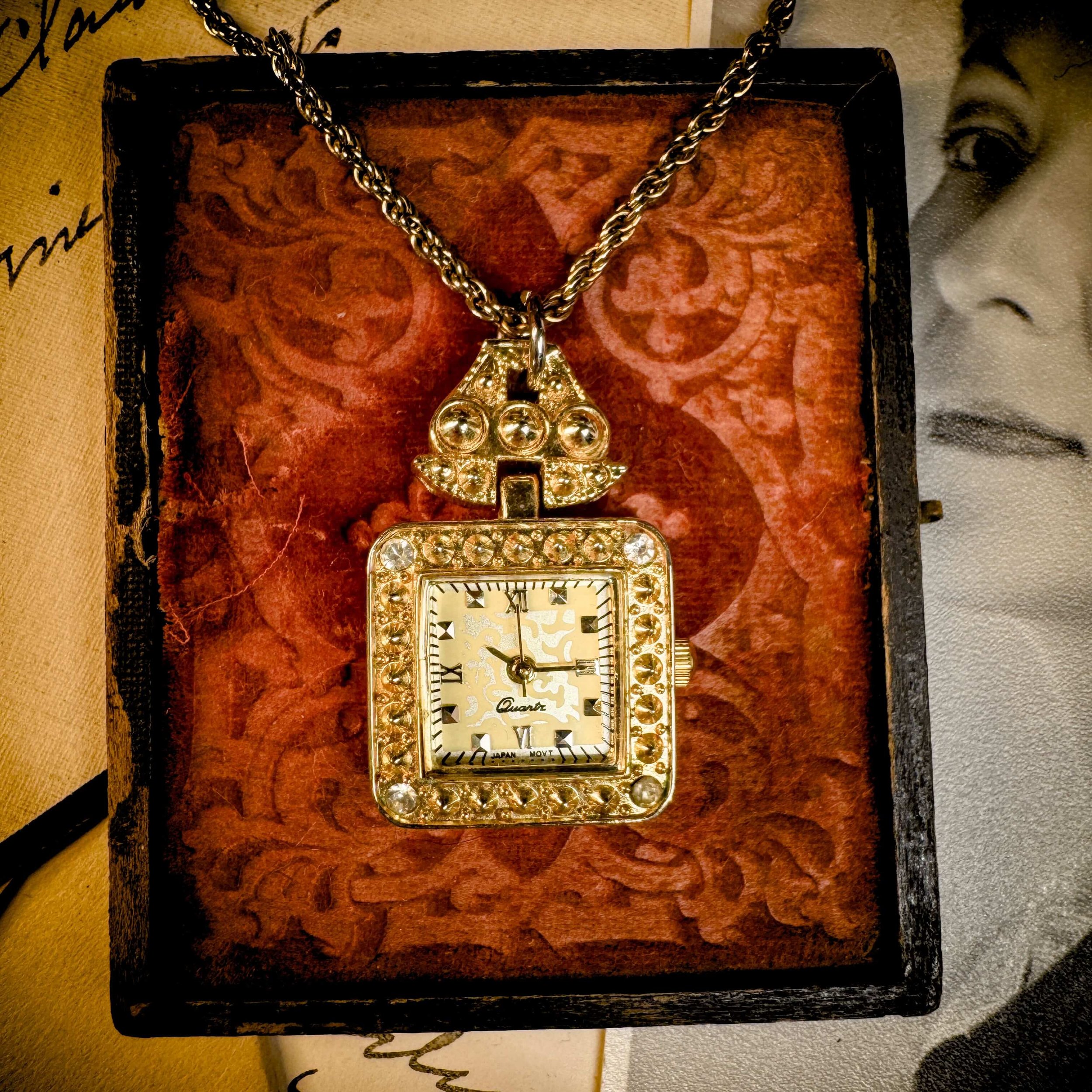 Watch Necklace Vint 2(1).jpg
