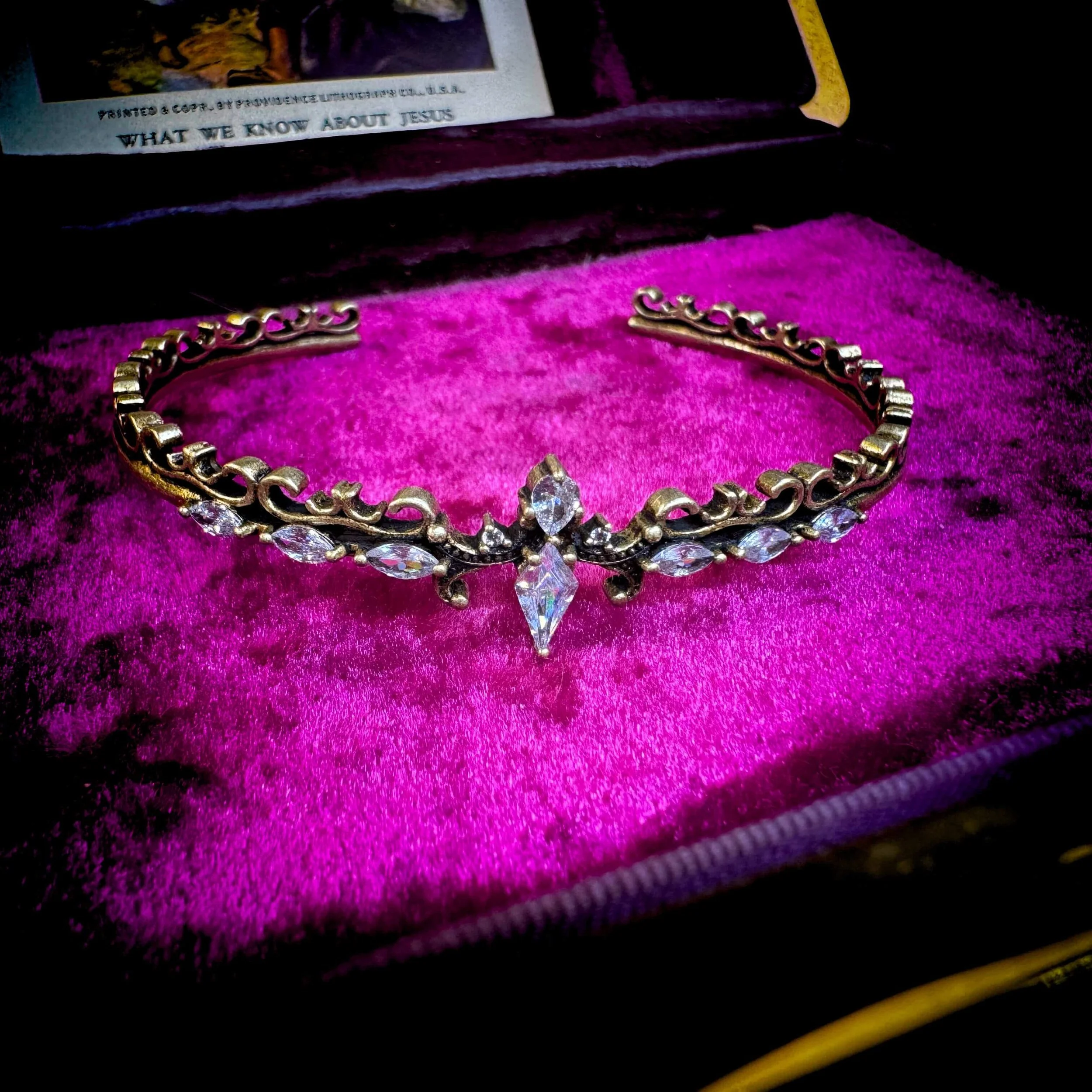 Vintage Crown Cuff Bracelet – Adjustable Rhinestone Crown Bracelet