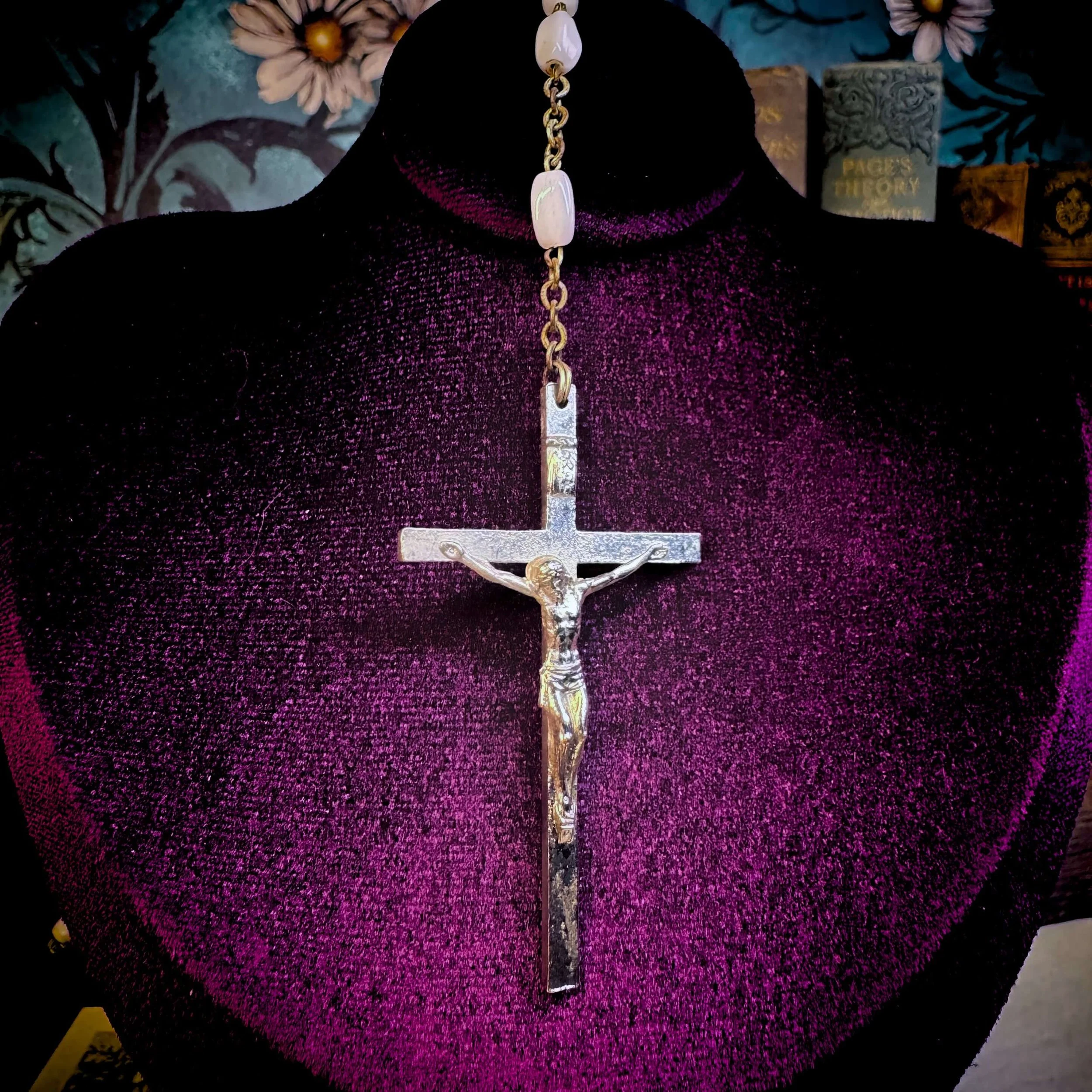 Vintage White Plastic Bead Rosary 8(1).jpg