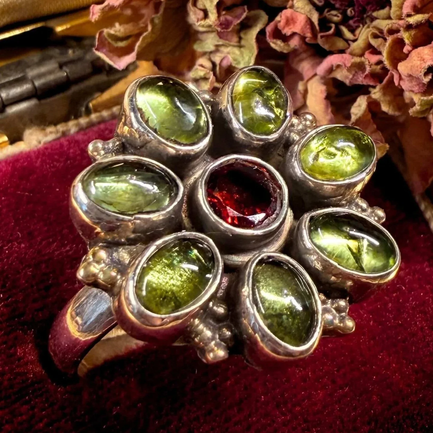 Peridot+Garnet+Flower+Size+8-1.jpg