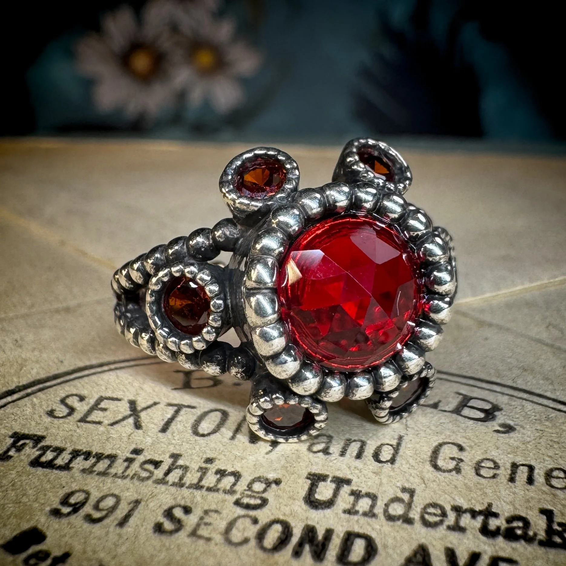Wine Red Compass Ring — Vintage-Style Silver-Tone Rhinestone