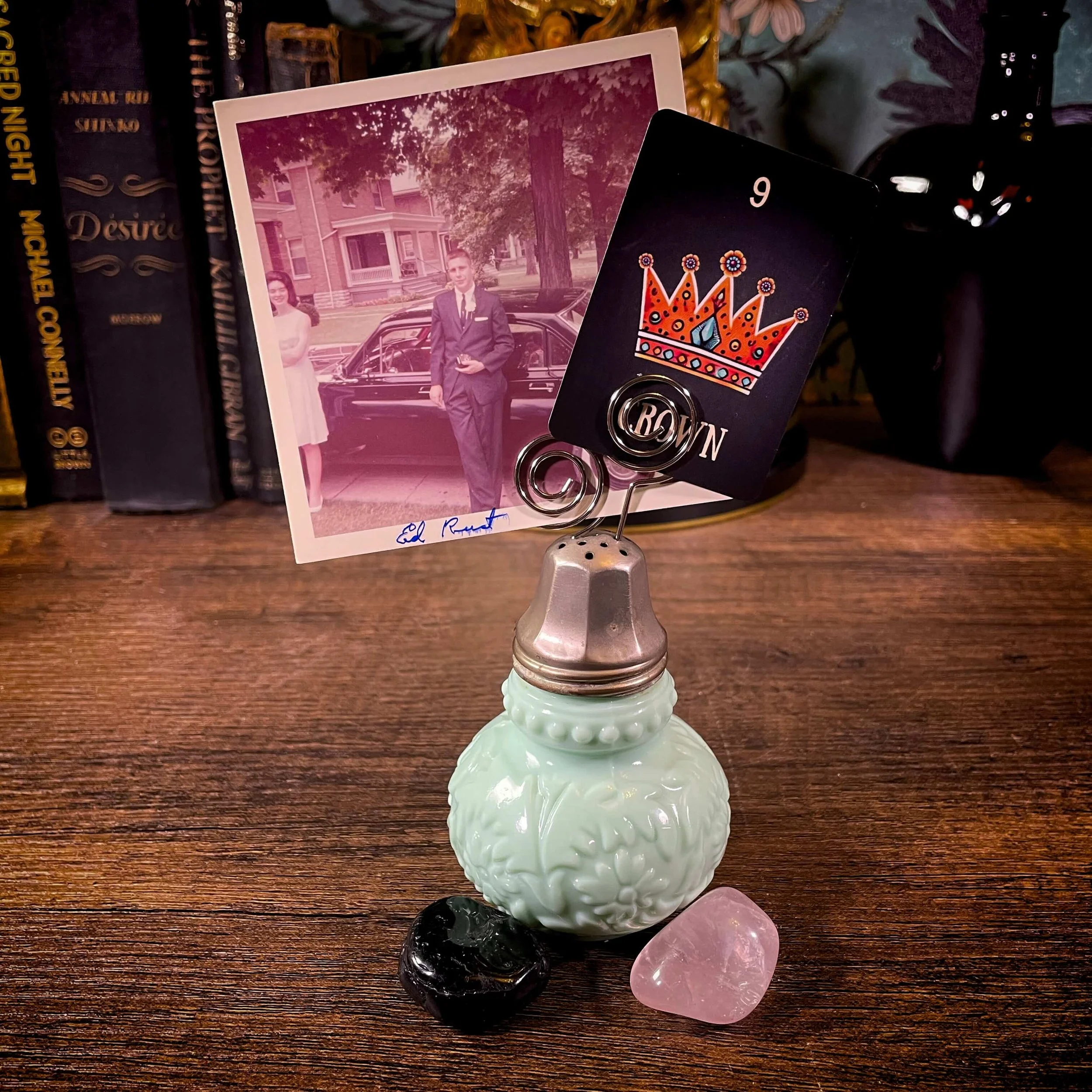 Daily Card Holder — Vintage Shaker Setup