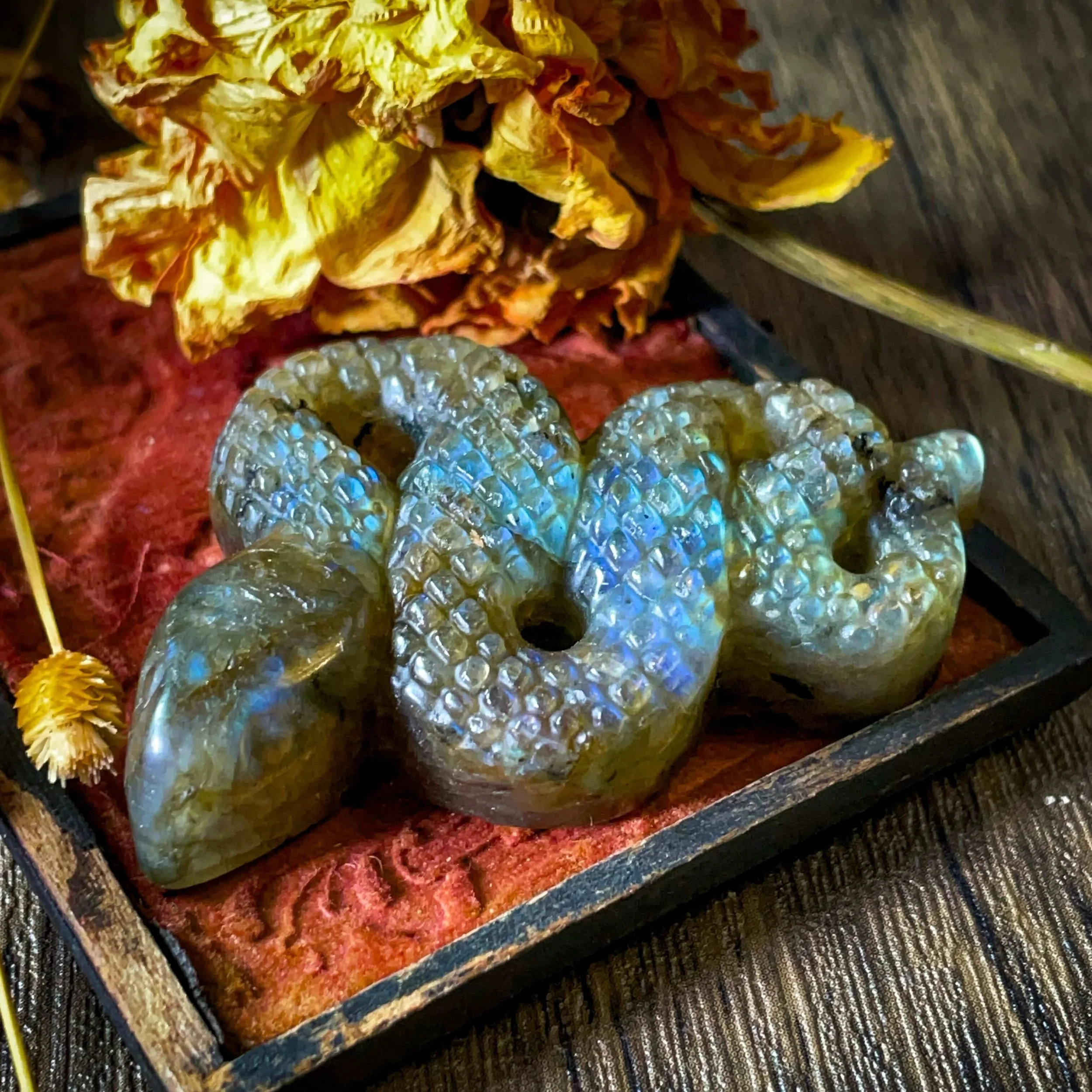 ๐ Flashy Labradorite Snake for Intuition, Shedding & Spiritual Protection