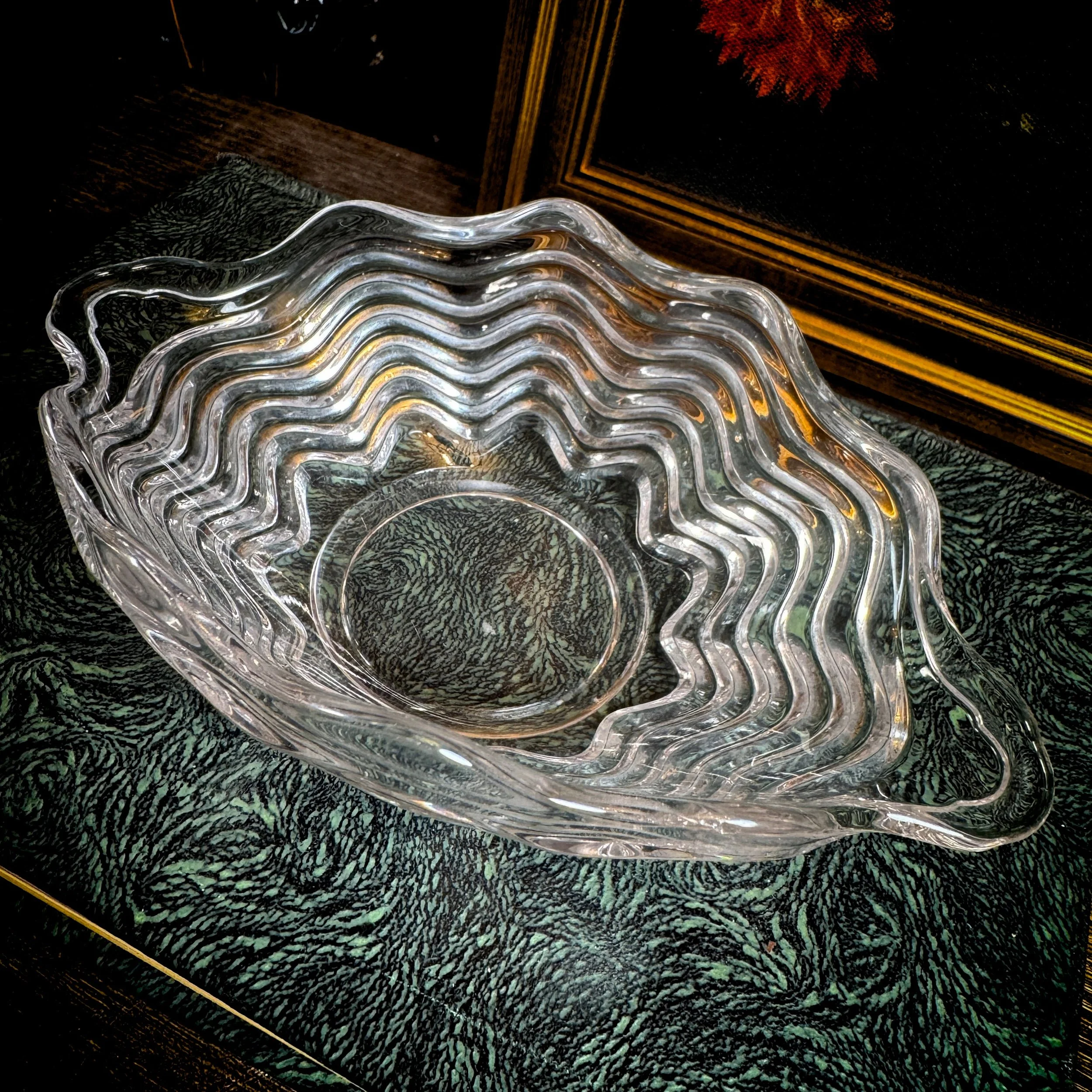 Vintage Wavy Glass Catchall Dish – For Crystals, Jewelry & Sacred Treasures