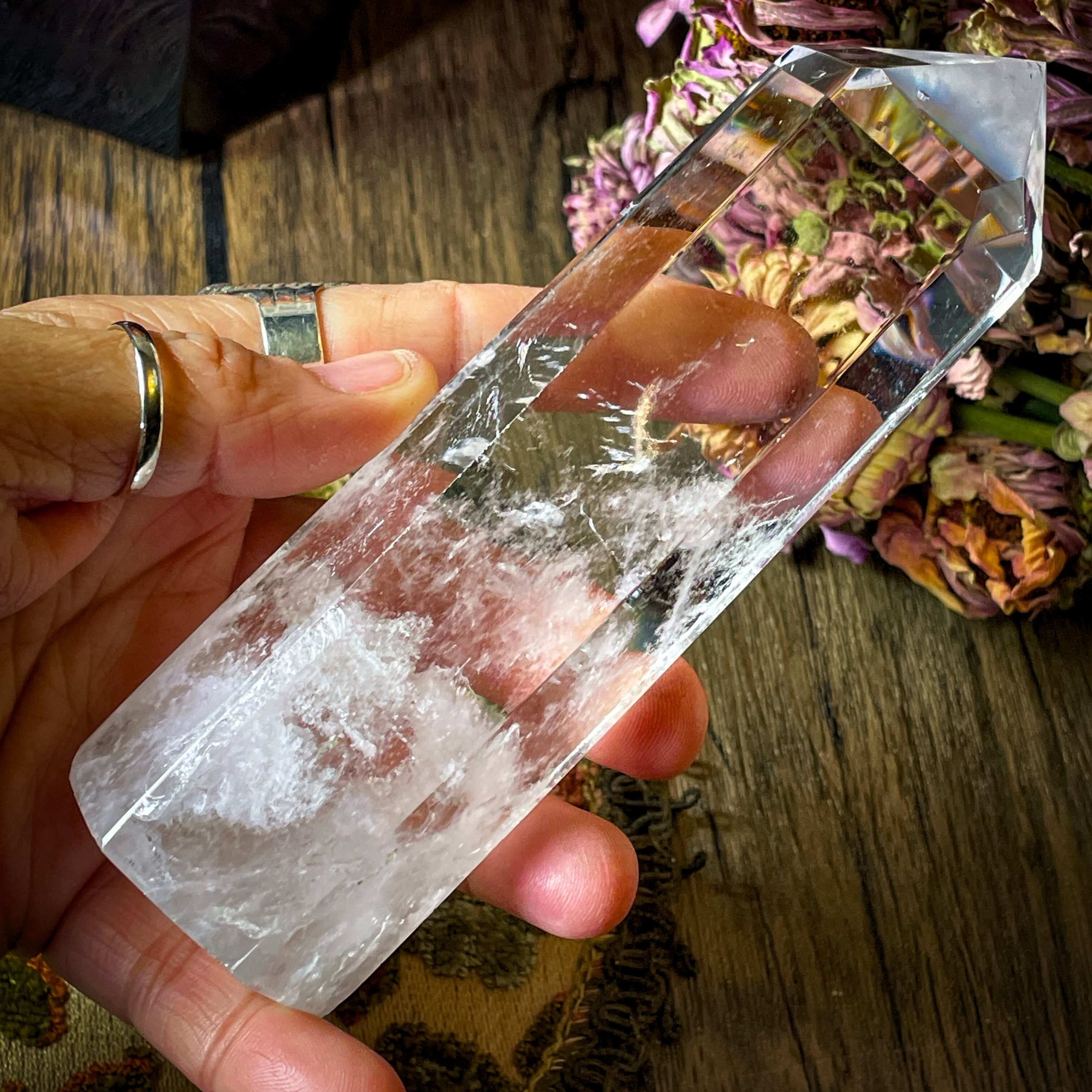 ✨ Clear Quartz Point for Amplification, Alignment & Energetic Clarity
