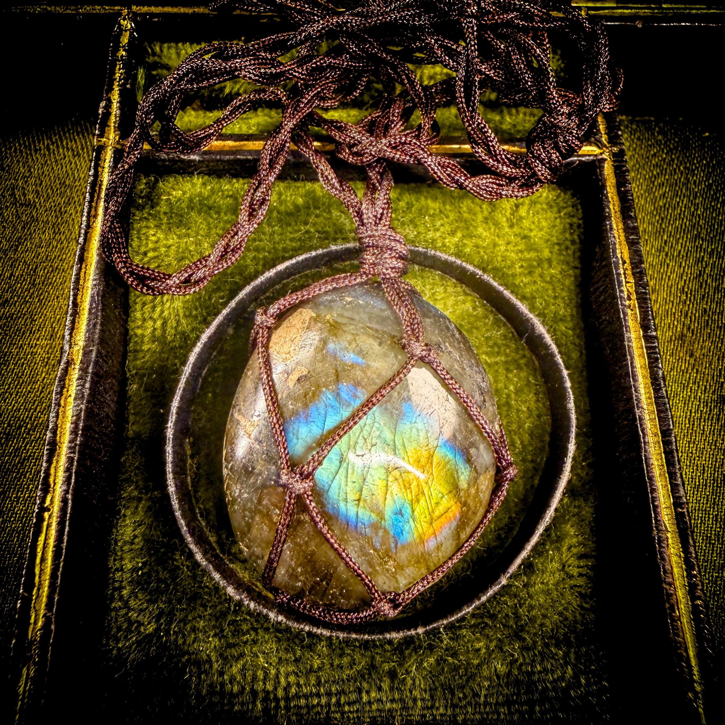 Labradorite Macrame Necklace 3(1).jpg