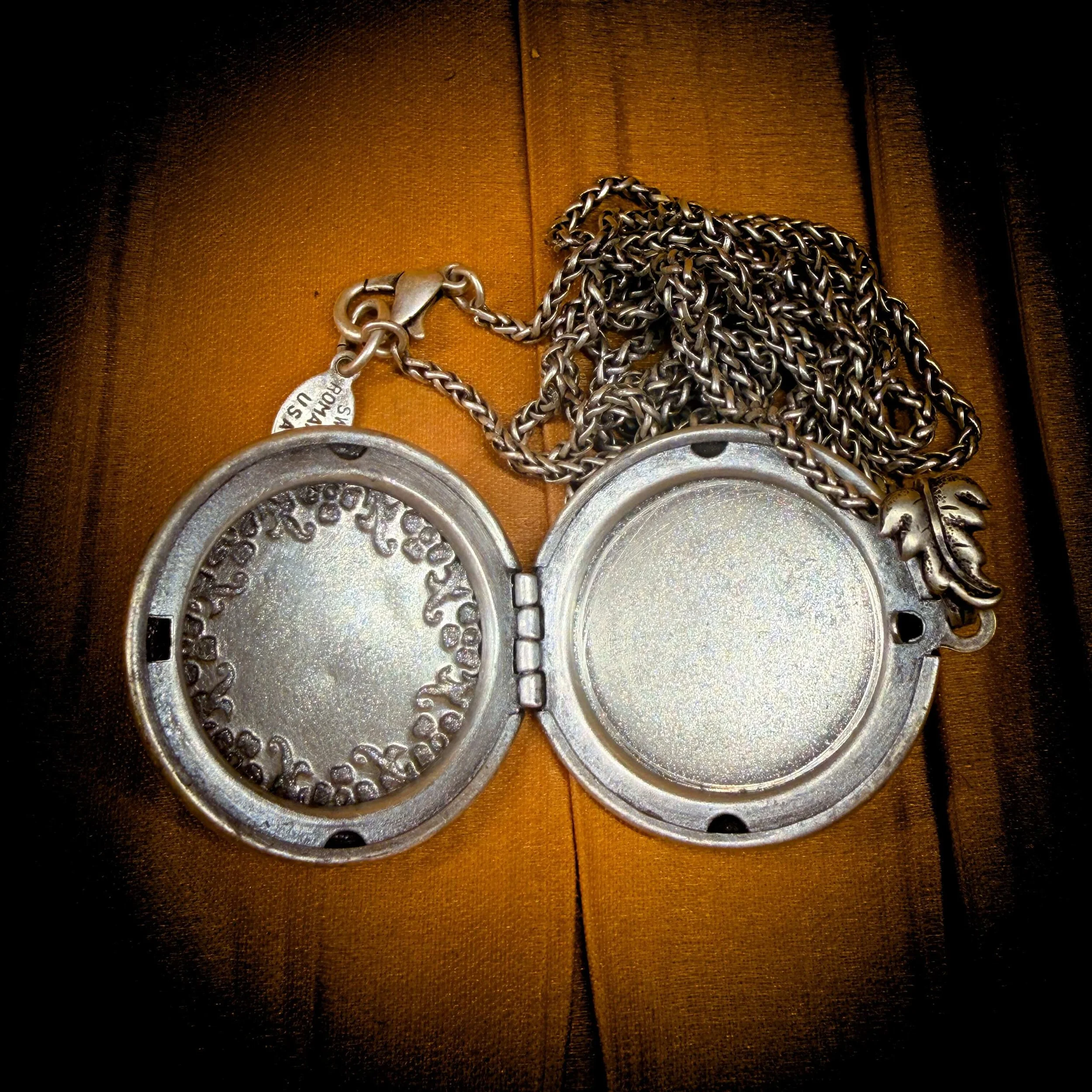 Star Sapphire Glass Locket for Wishes & Intuition 11.jpg